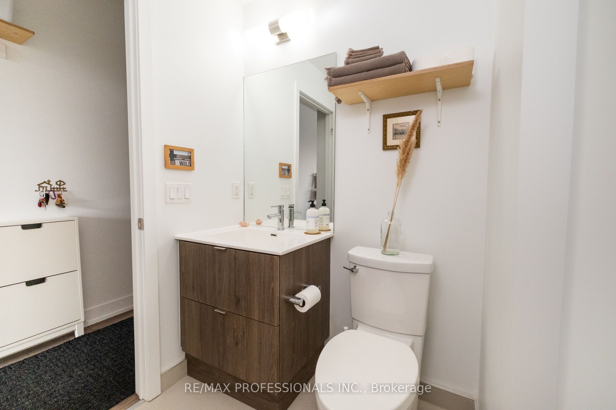 #207 - 8 Ann Street Property Photo 16