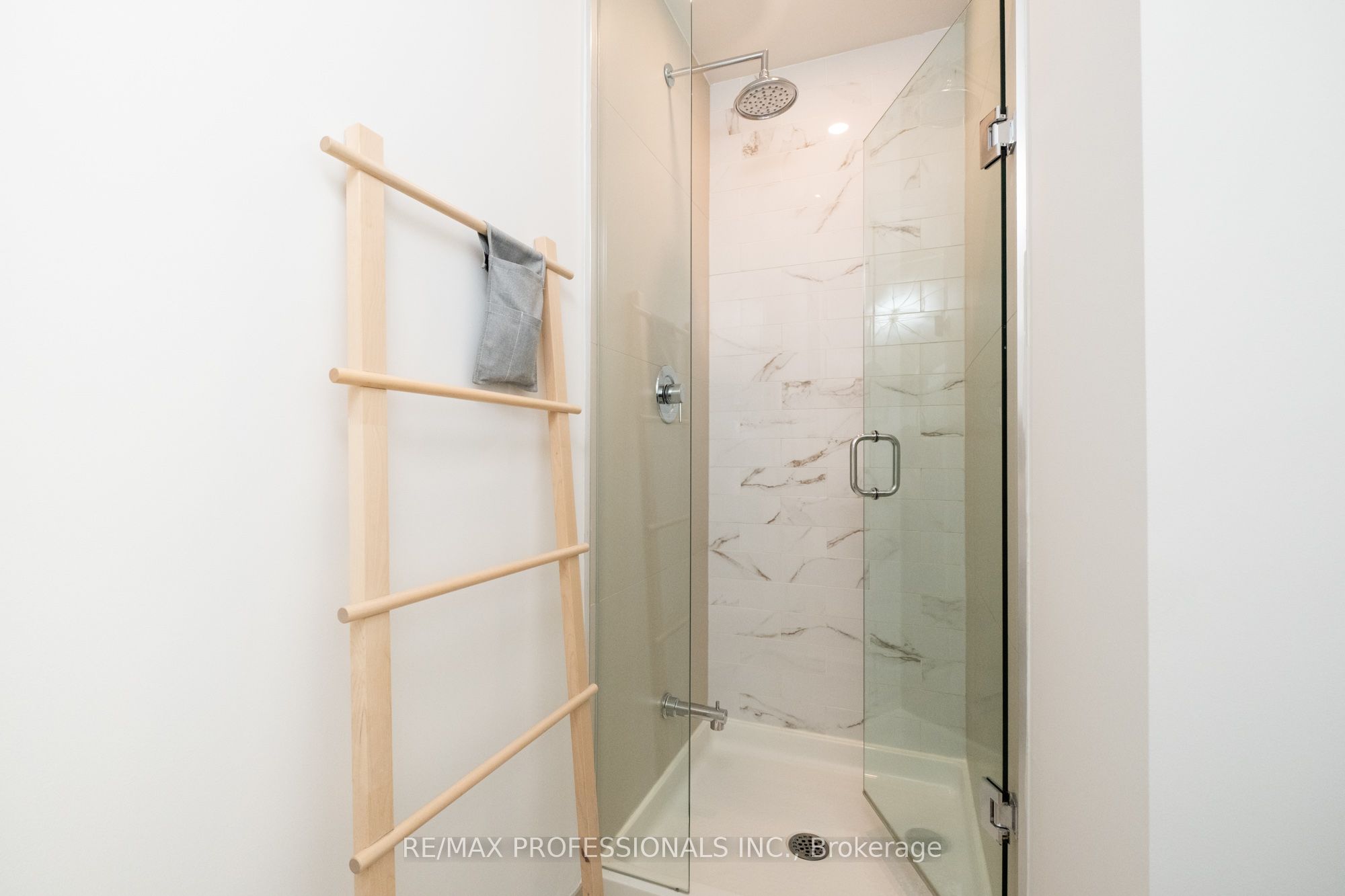 #207 - 8 Ann Street Property Photo 18