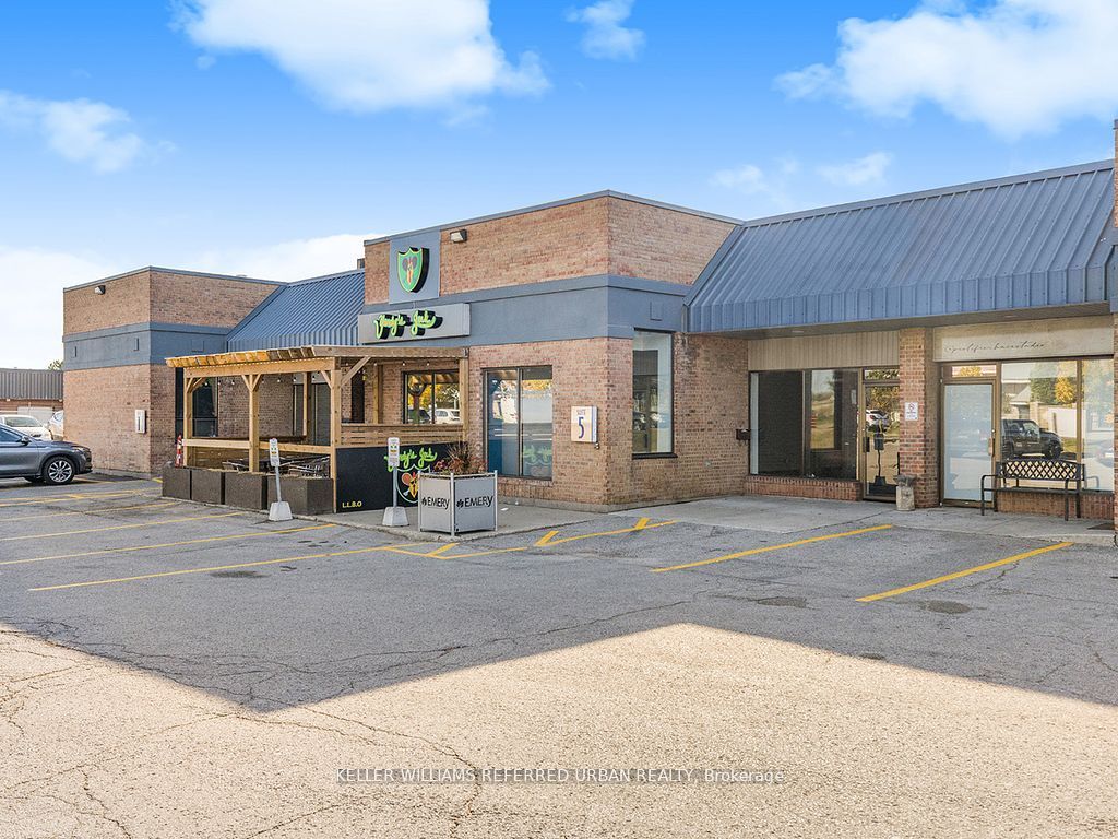 #5 - 2201 Finch Avenue Property Photo 8