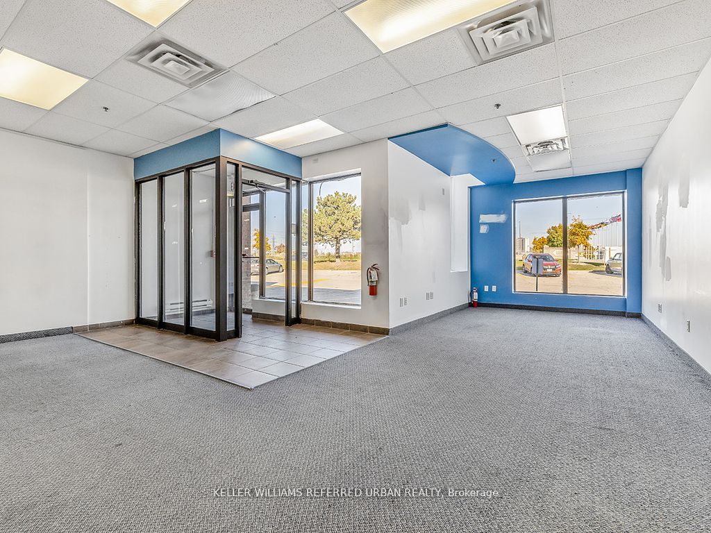 #5 - 2201 Finch Avenue Property Photo 14
