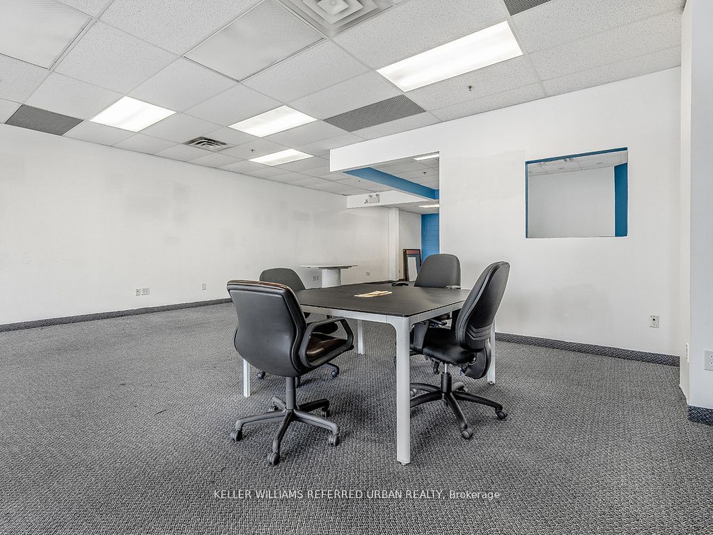 #5 - 2201 Finch Avenue Property Photo 20