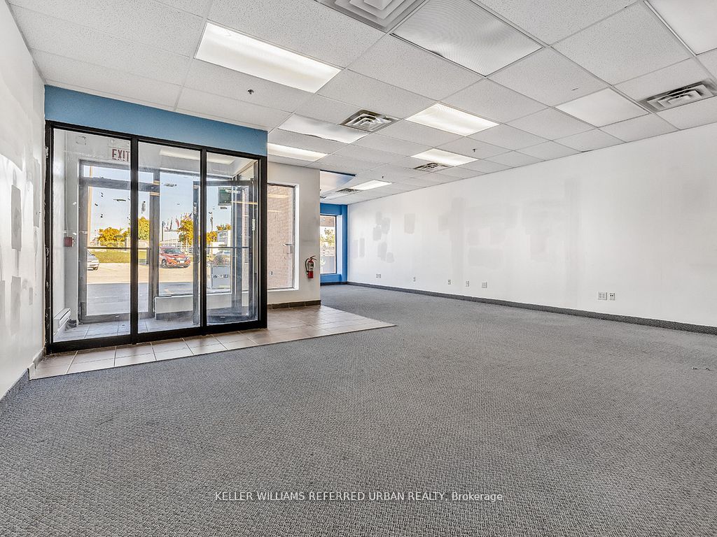 #5 - 2201 Finch Avenue Property Photo 21