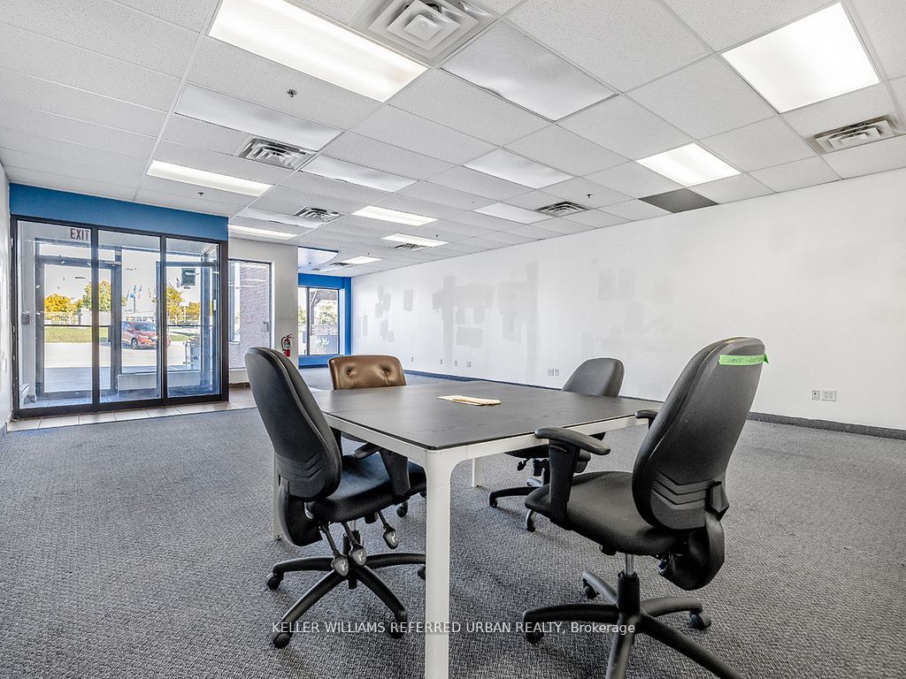 #5 - 2201 Finch Avenue Property Photo 22