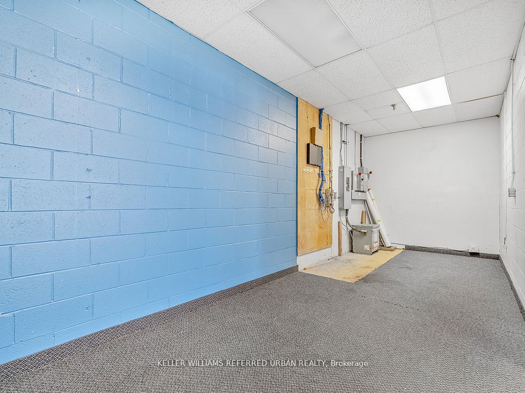 #5 - 2201 Finch Avenue Property Photo 26