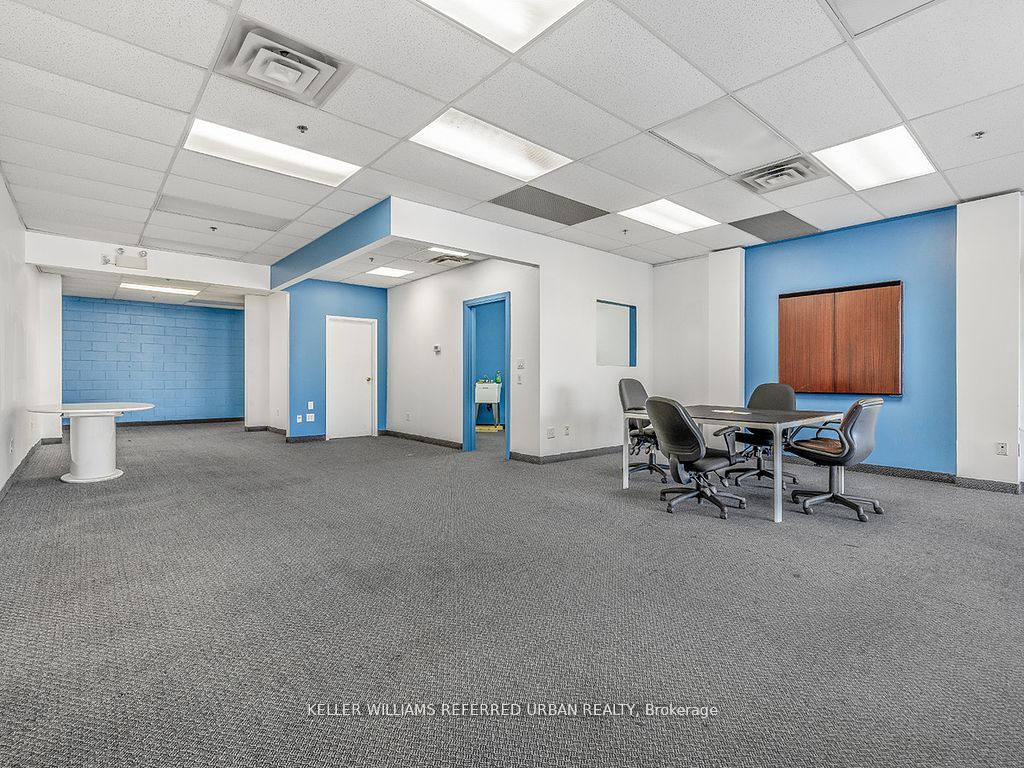 #5 - 2201 Finch Avenue Property Photo 31