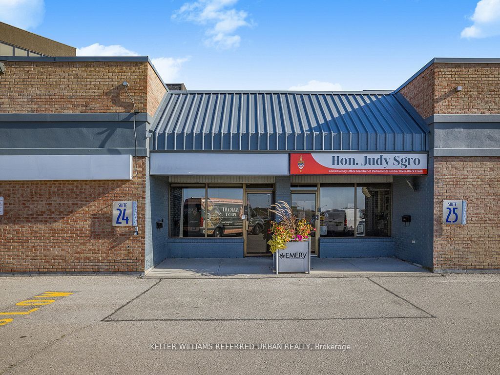 #24 - 2201 Finch Avenue Property Photo 2