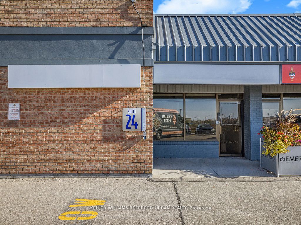 #24 - 2201 Finch Avenue Property Photo 4