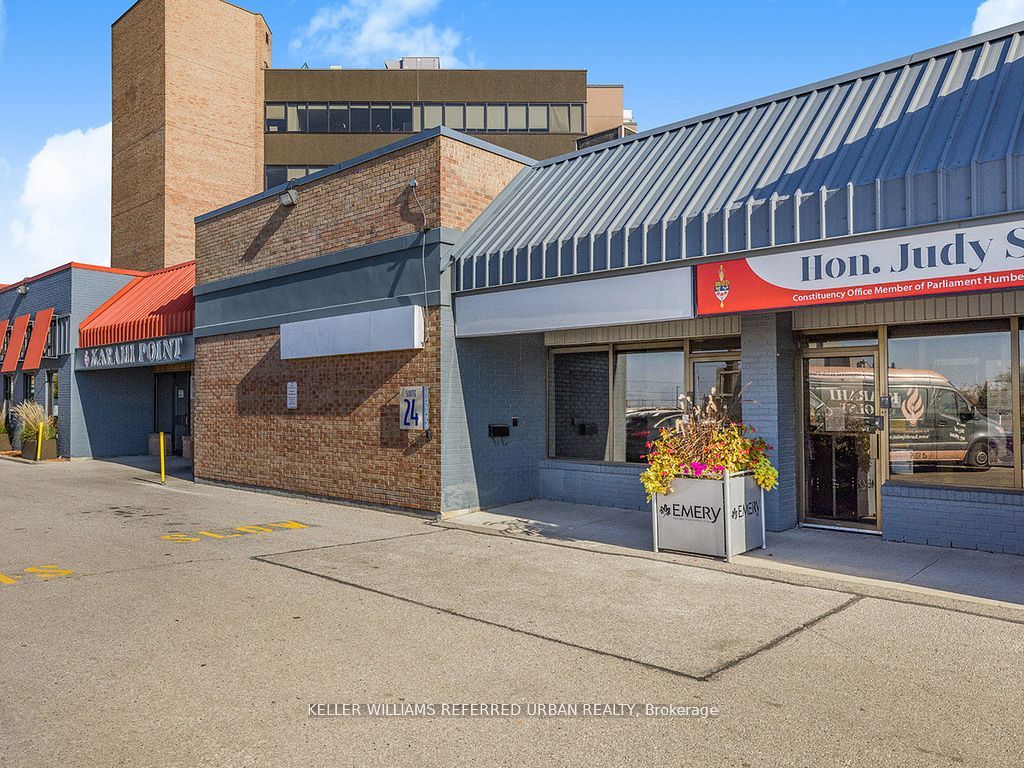 #24 - 2201 Finch Avenue Property Photo 6