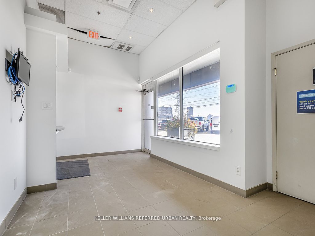#24 - 2201 Finch Avenue Property Photo 13