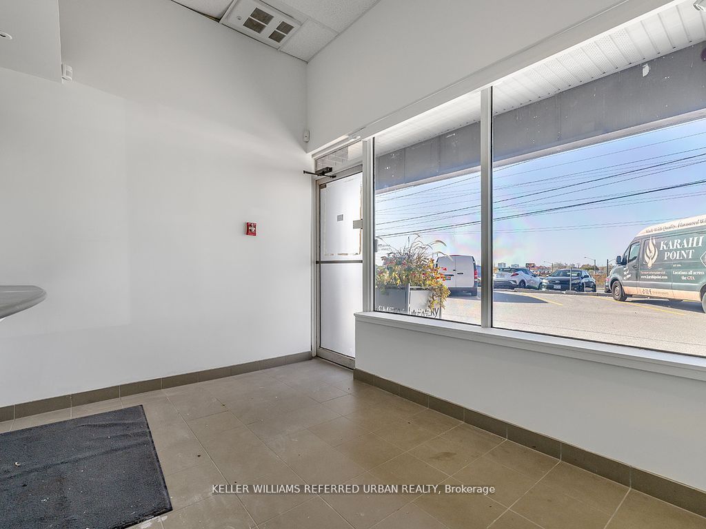 #24 - 2201 Finch Avenue Property Photo 16
