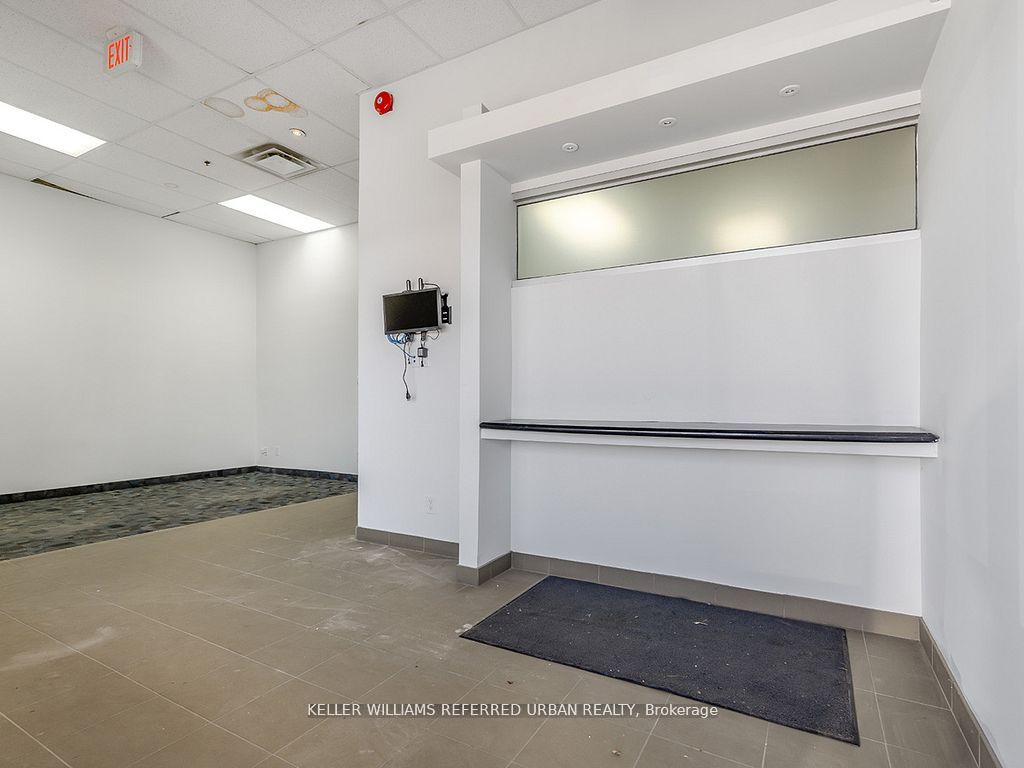 #24 - 2201 Finch Avenue Property Photo 17