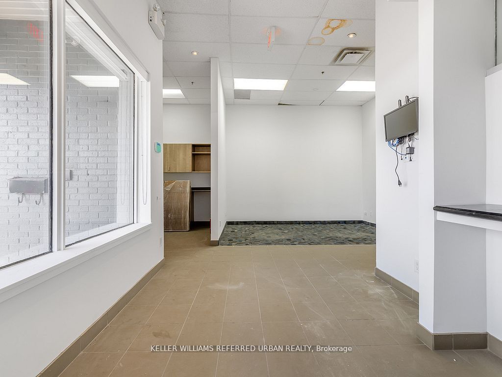 #24 - 2201 Finch Avenue Property Photo 18