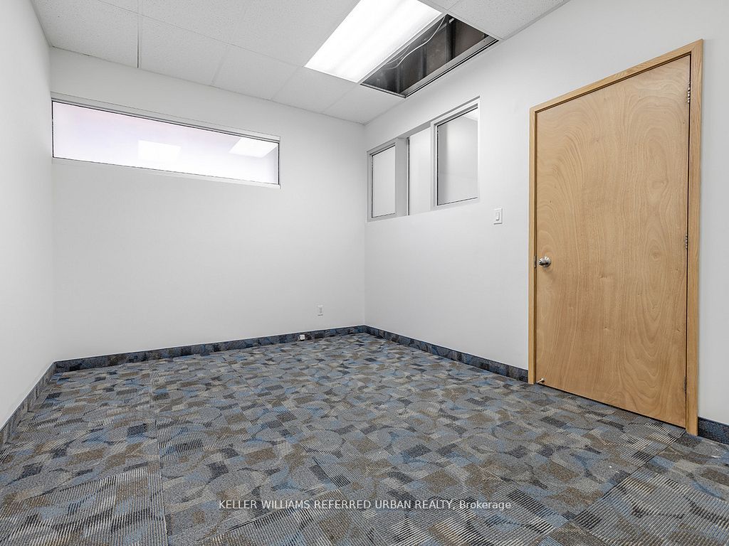 #24 - 2201 Finch Avenue Property Photo 27