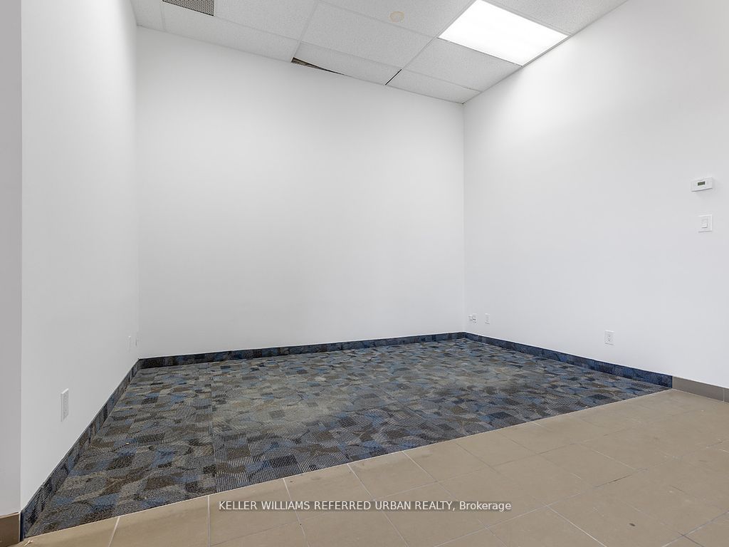 #24 - 2201 Finch Avenue Property Photo 29