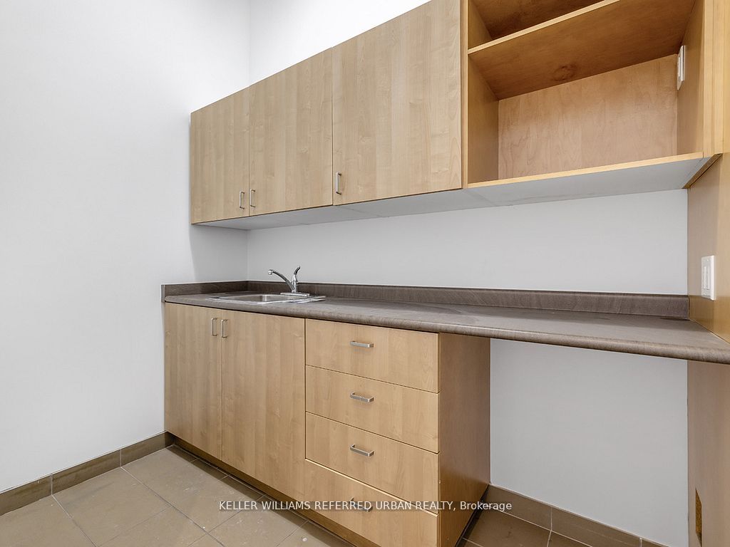 #24 - 2201 Finch Avenue Property Photo 31