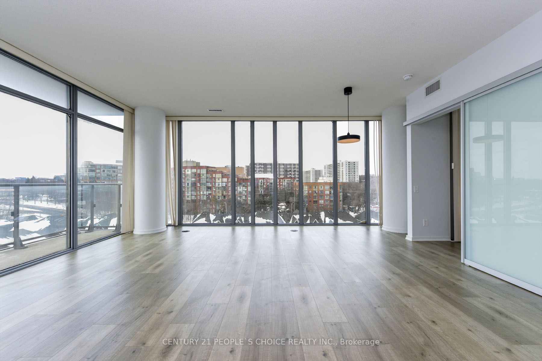 #610 - 105 The Queensway Property Photo 5