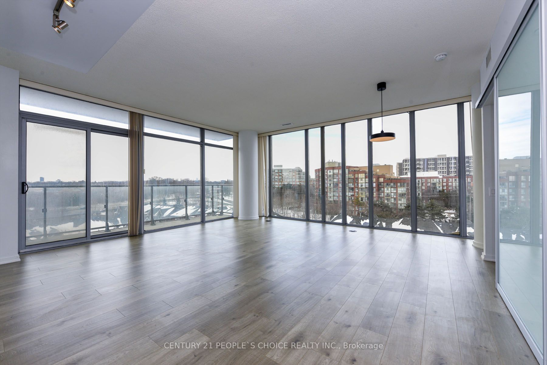 #610 - 105 The Queensway Property Photo 6
