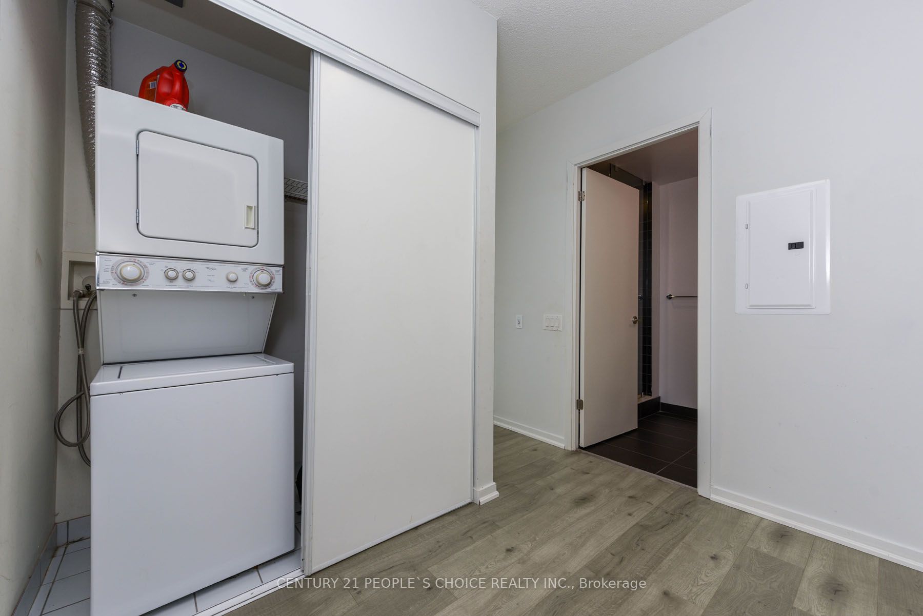 #610 - 105 The Queensway Property Photo 19
