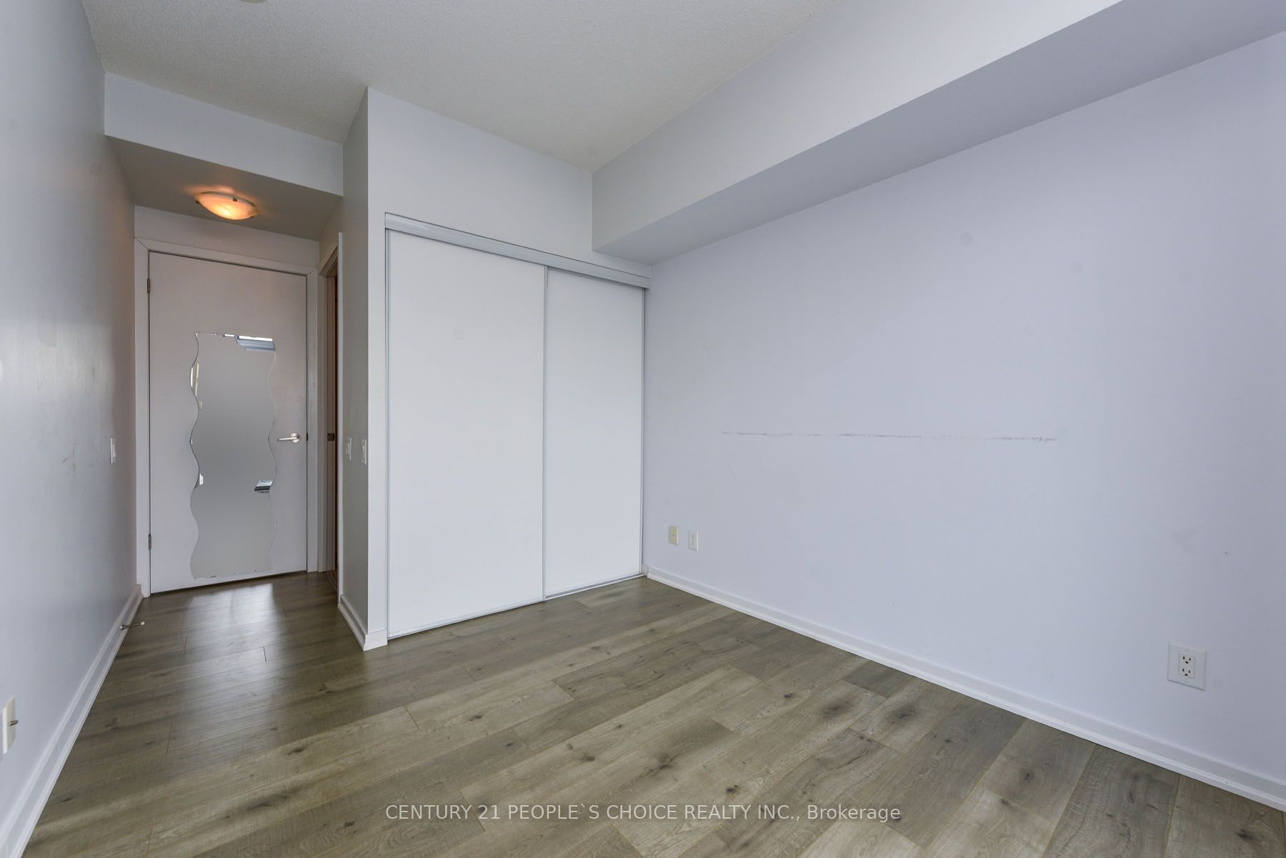 #610 - 105 The Queensway Property Photo 21