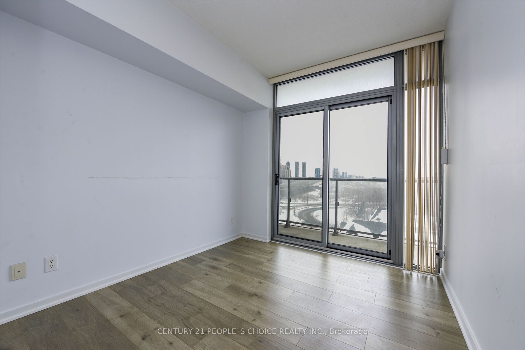 #610 - 105 The Queensway Property Photo 24