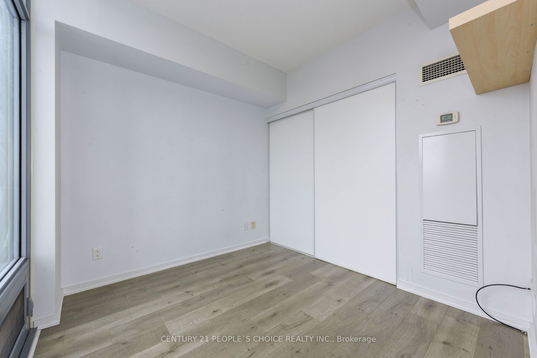 #610 - 105 The Queensway Property Photo 25