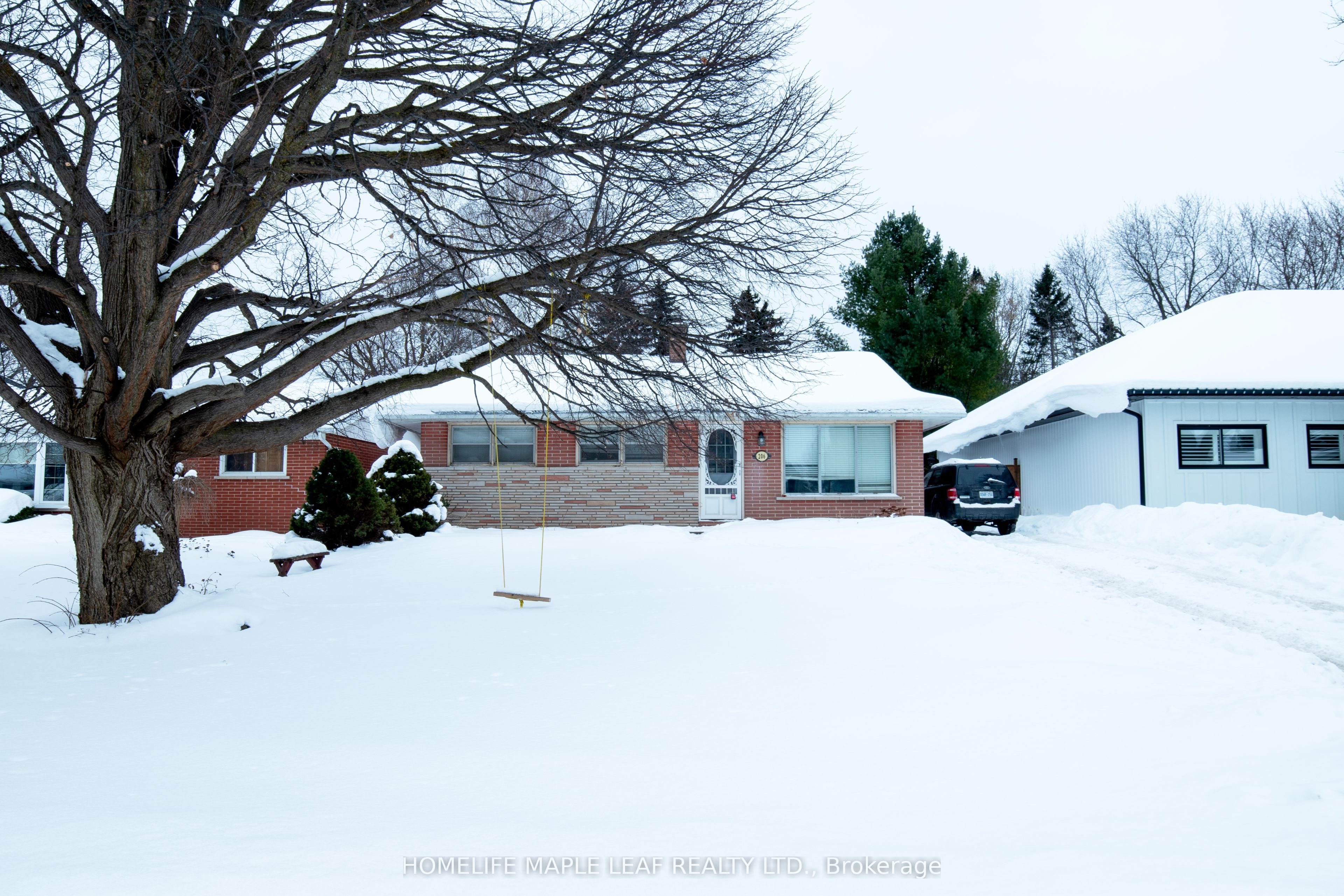 206 Elizabeth Street Property Photo 1