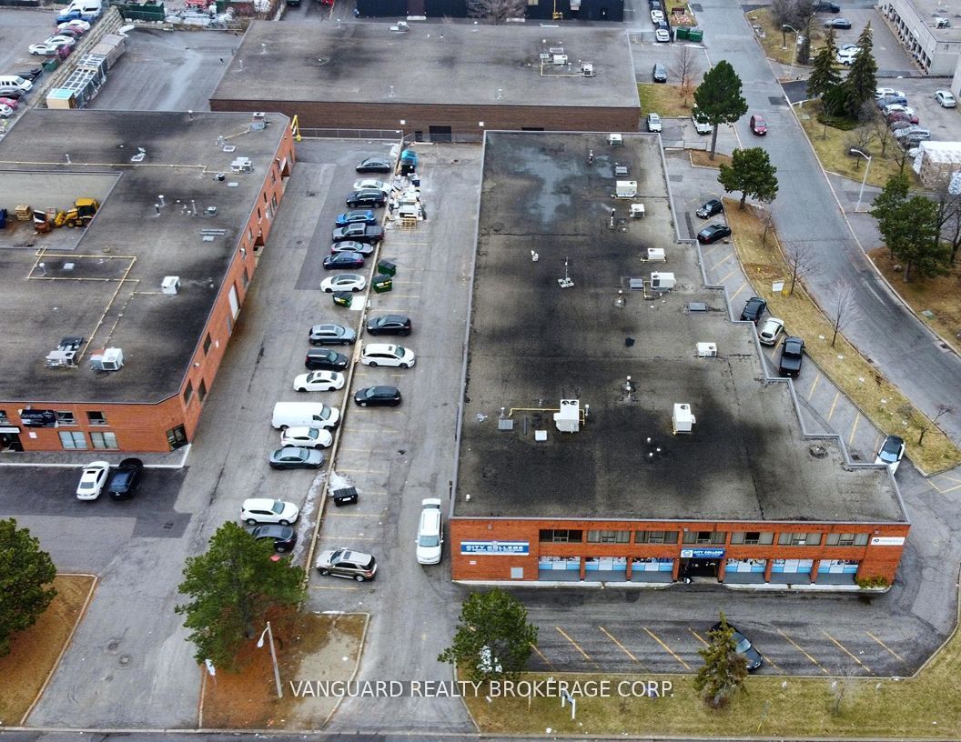 #1 - 360 Deerhide Crescent Property Photo 3