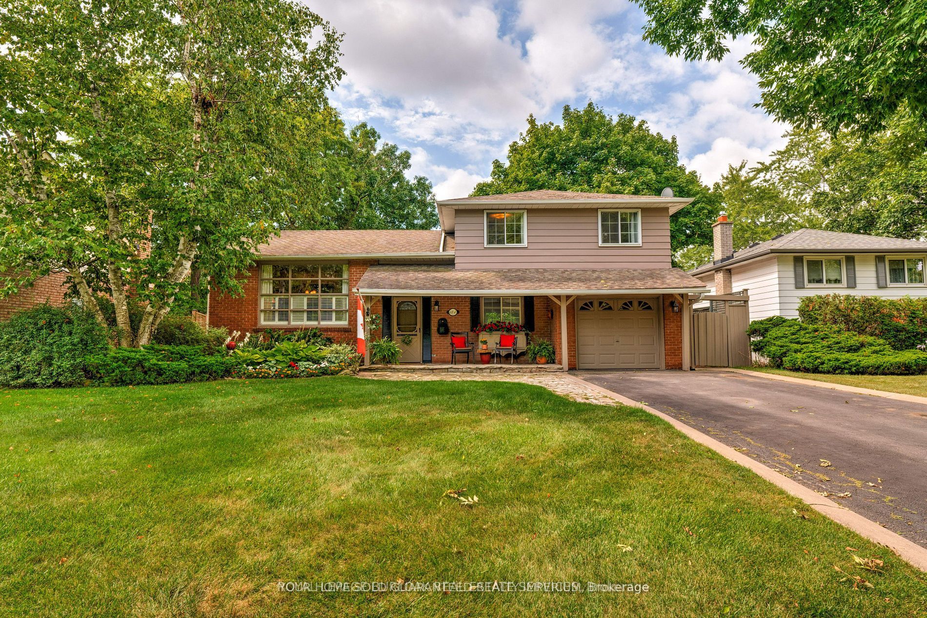 124 Ulster Drive Property Photo 1