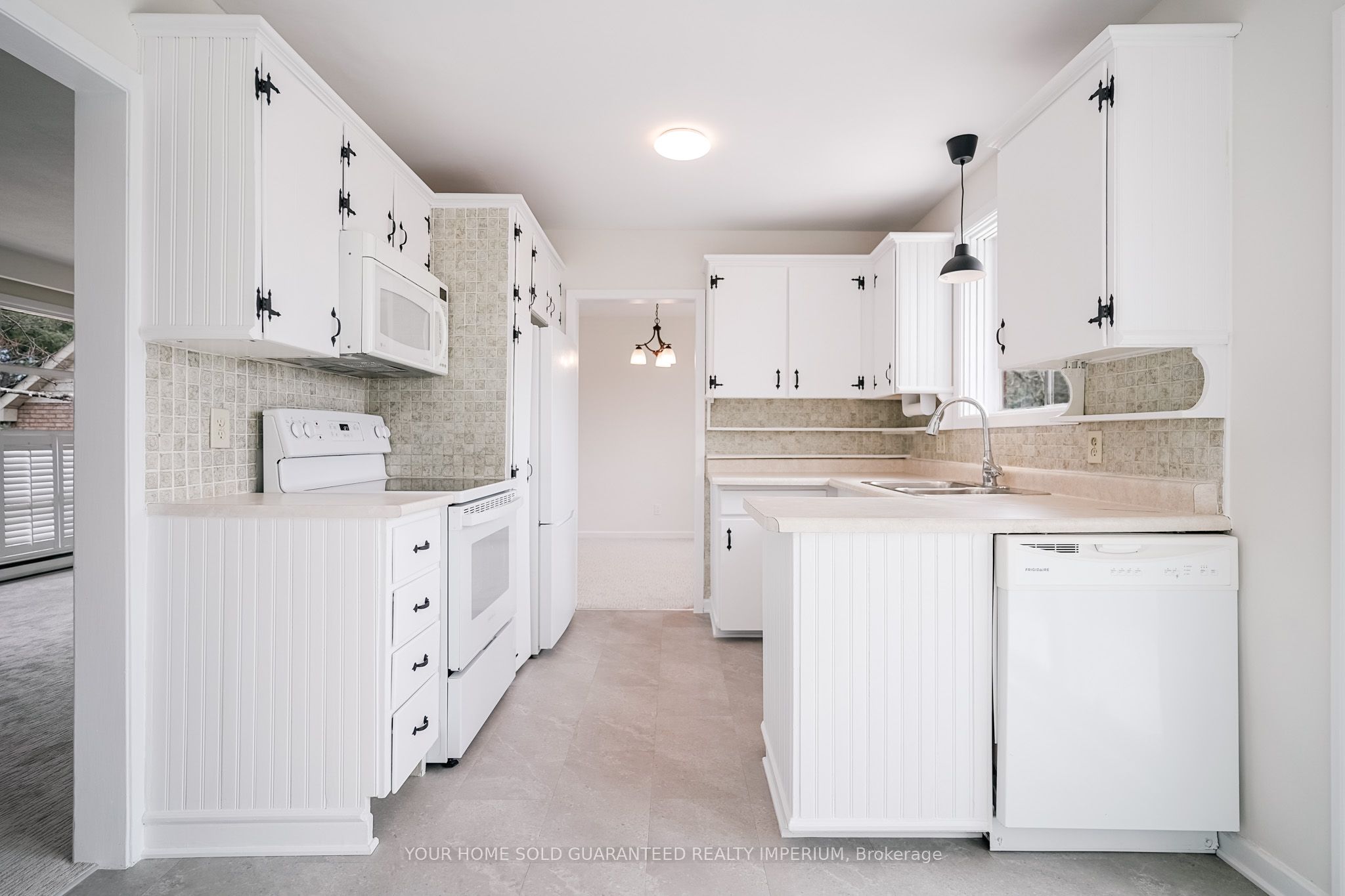 124 Ulster Drive Property Photo 3