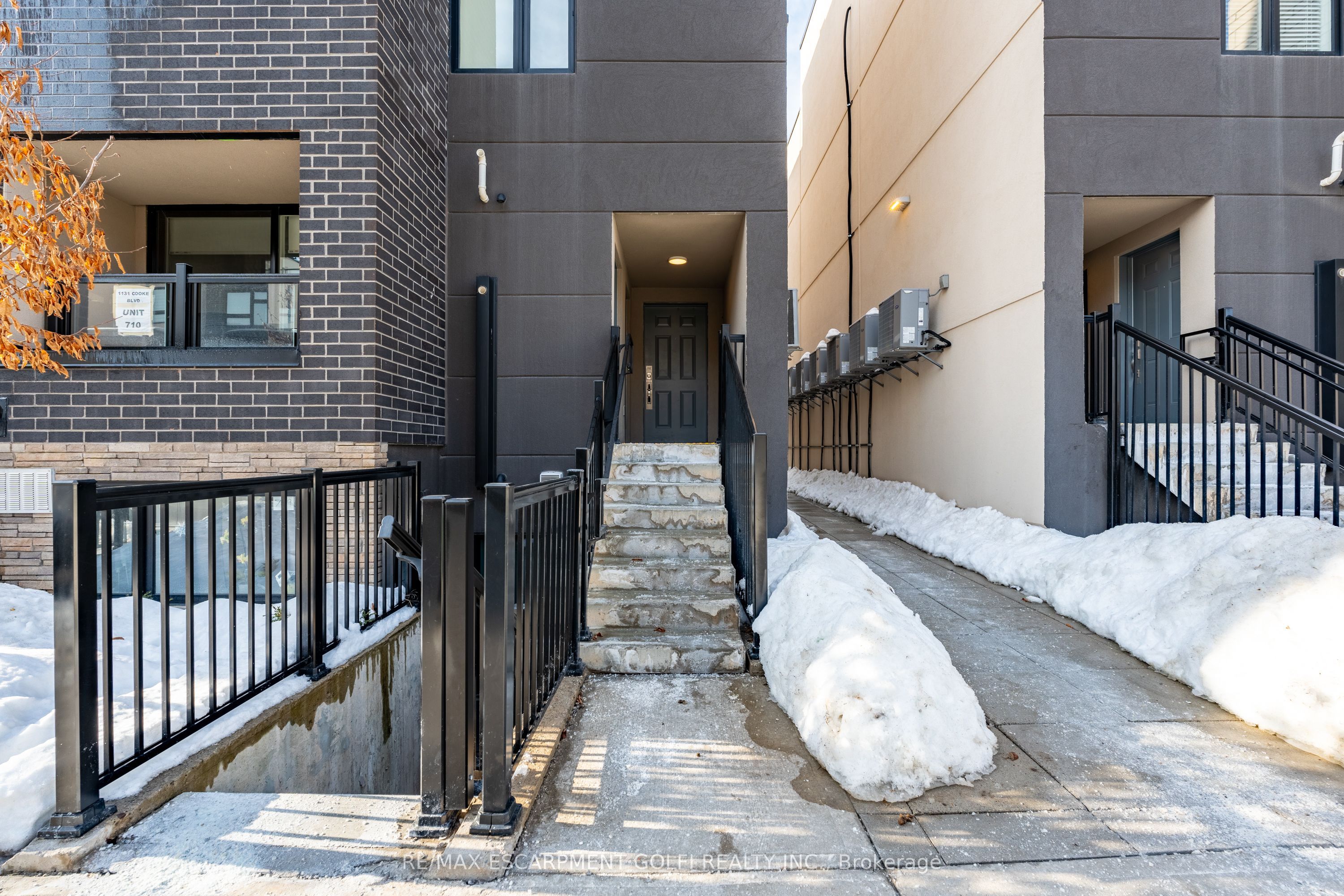 #712 - 1131 Cooke Boulevard Property Photo 3