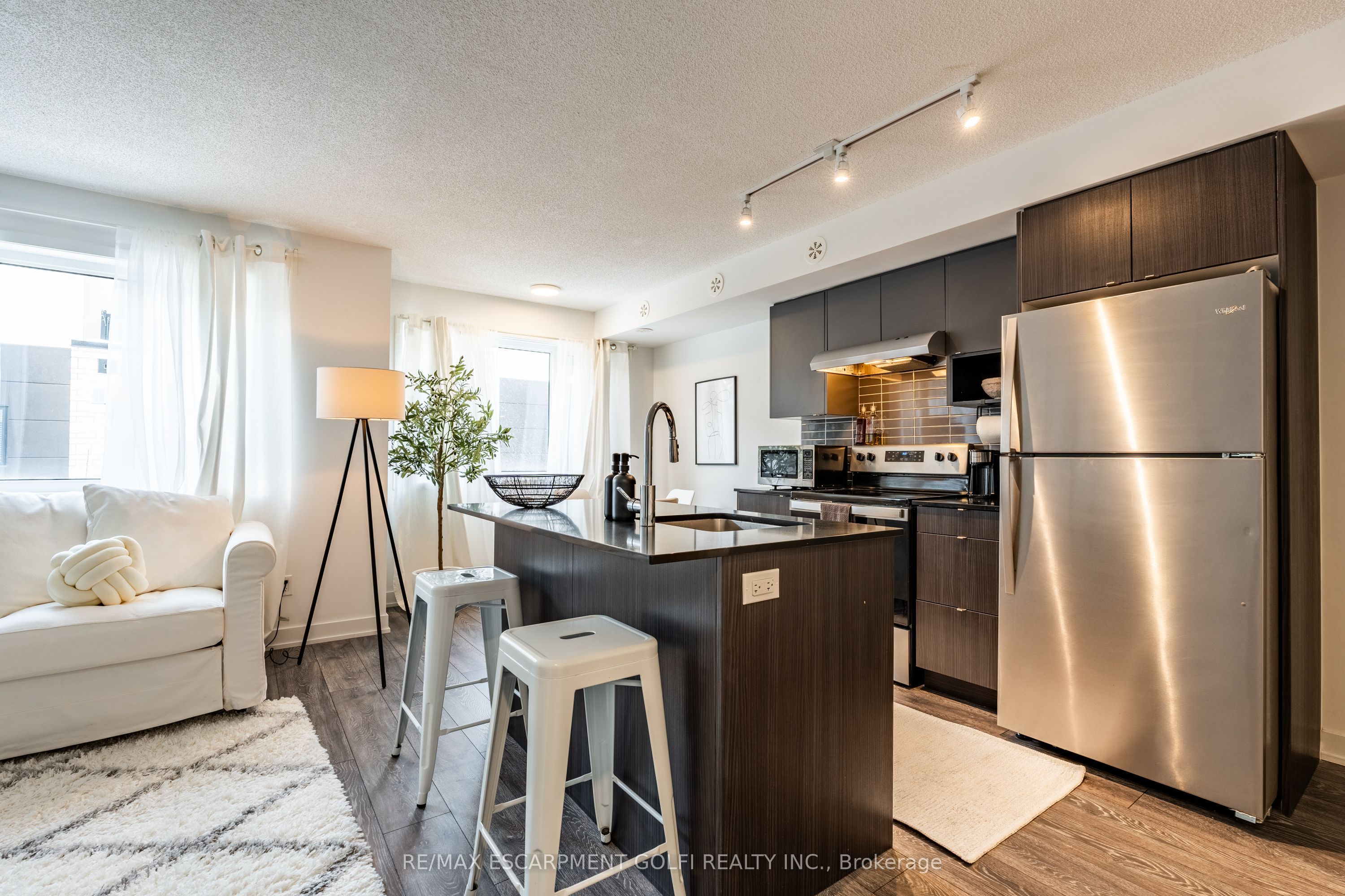 #712 - 1131 Cooke Boulevard Property Photo 6