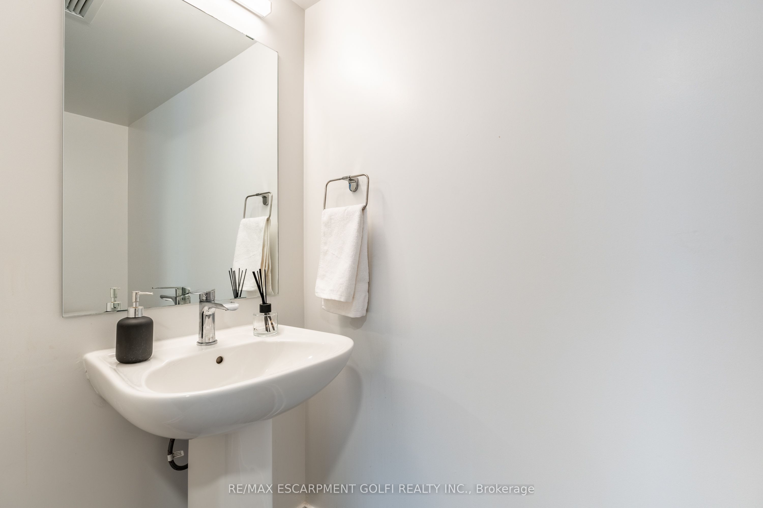 #712 - 1131 Cooke Boulevard Property Photo 13