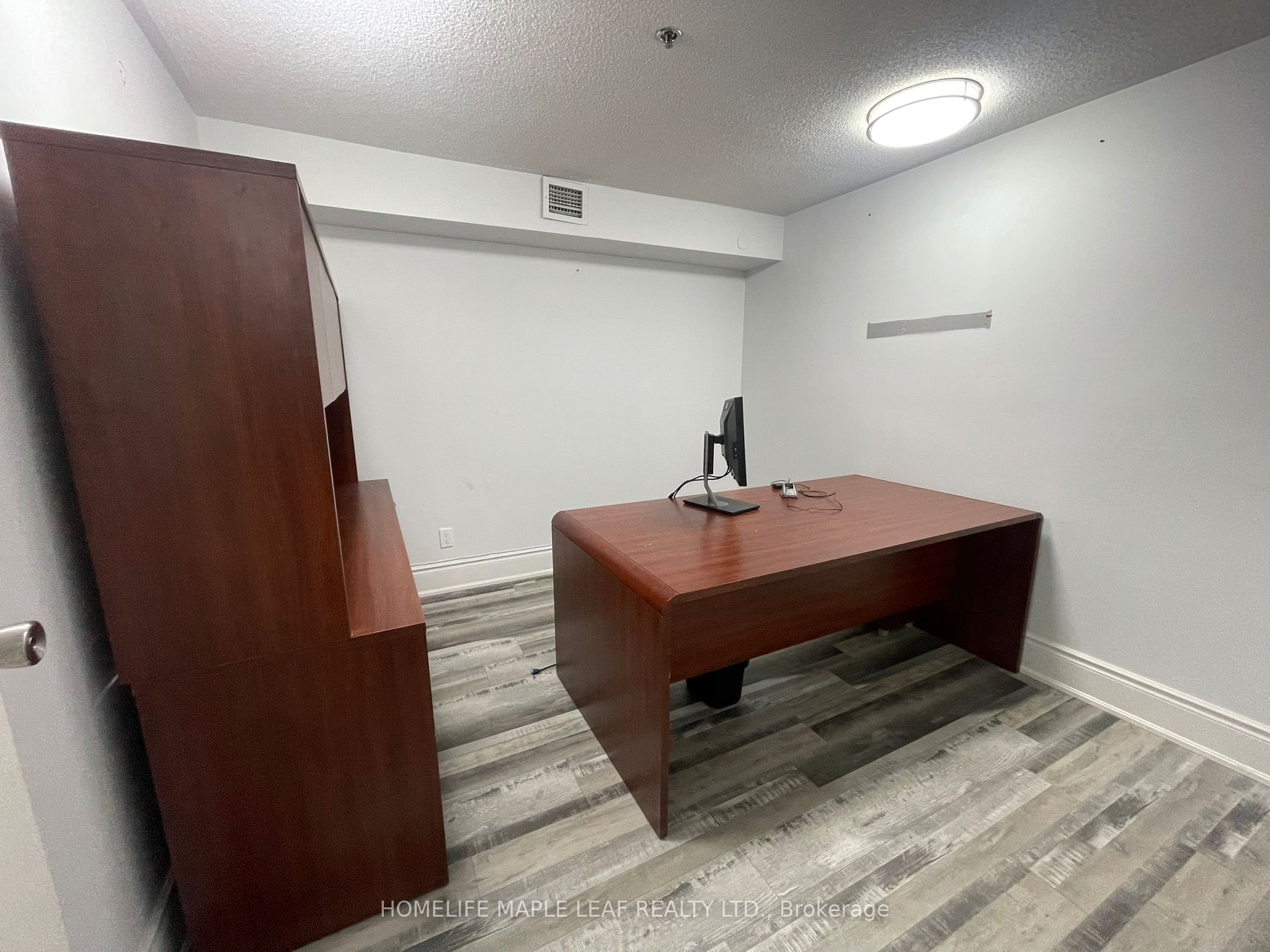 2575 Steeles Ave E Property Photo 18