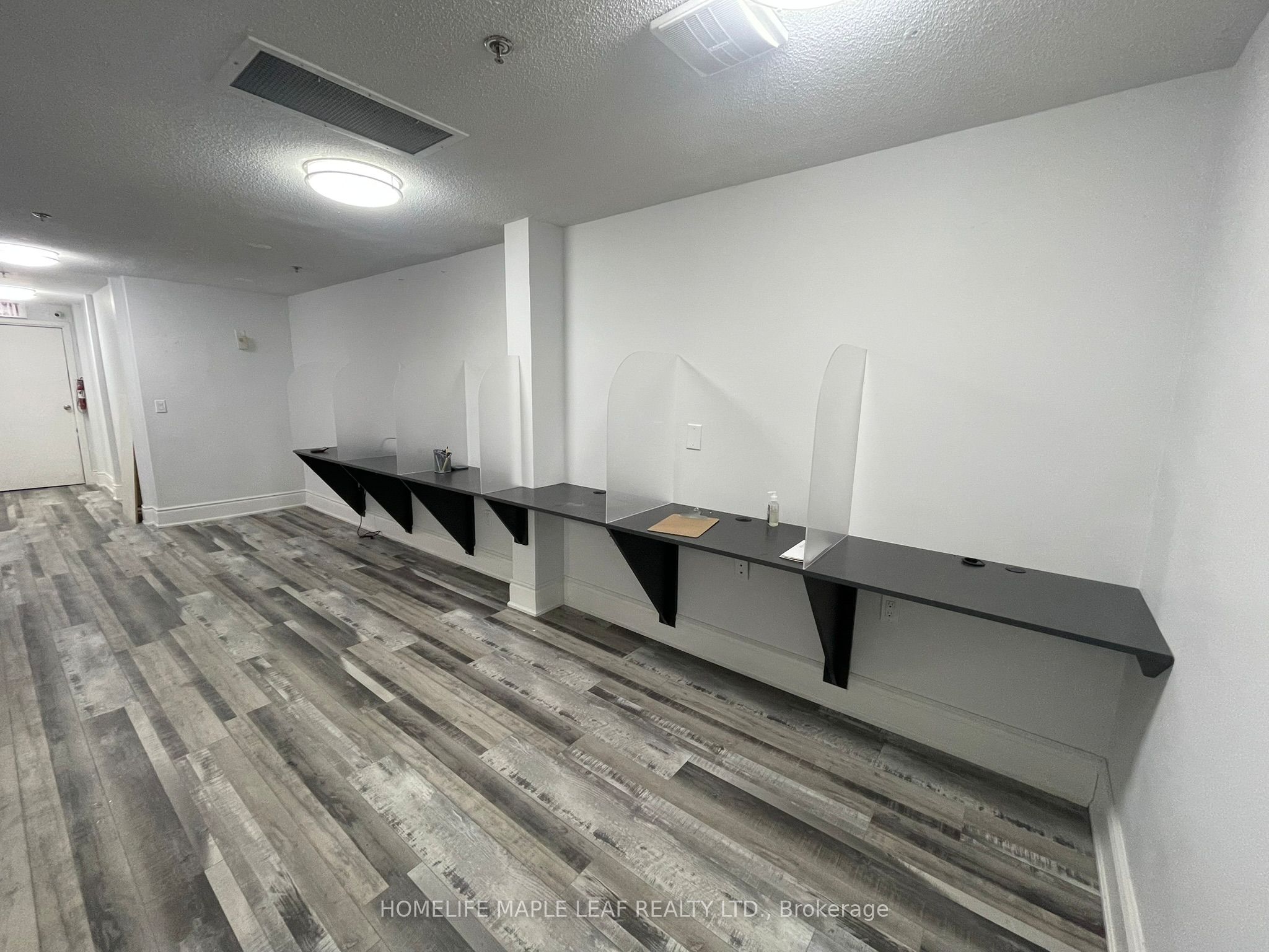2575 Steeles Ave E Property Photo 21