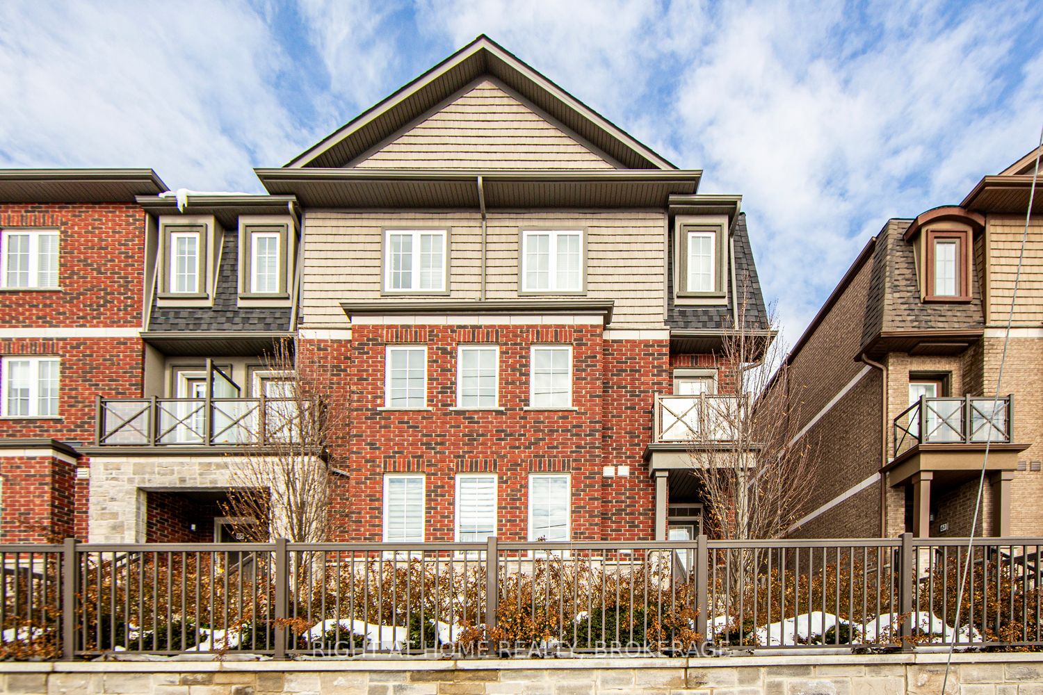 #62 - 445 Ontario Street Property Photo