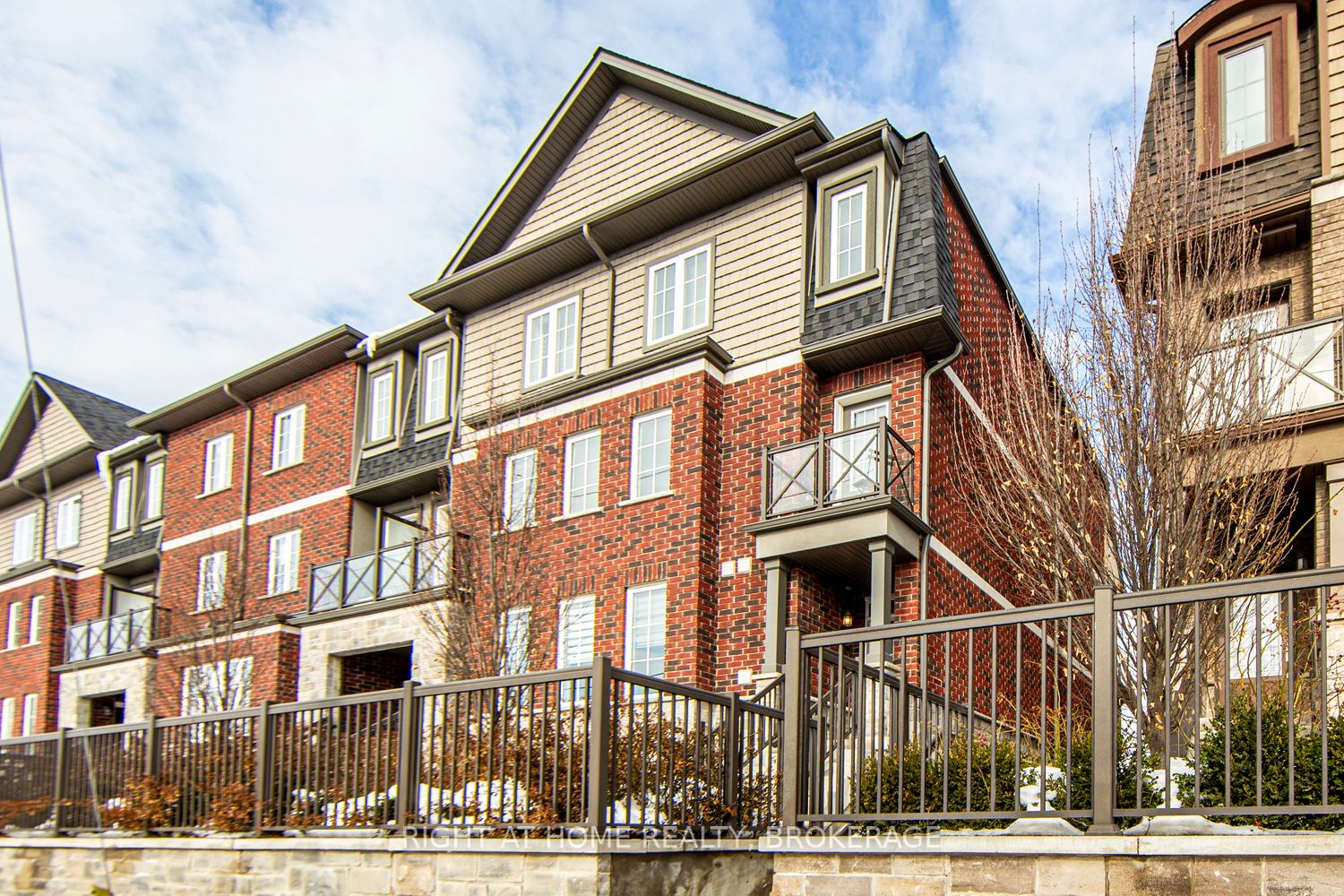 #62 - 445 Ontario Street Property Photo 2