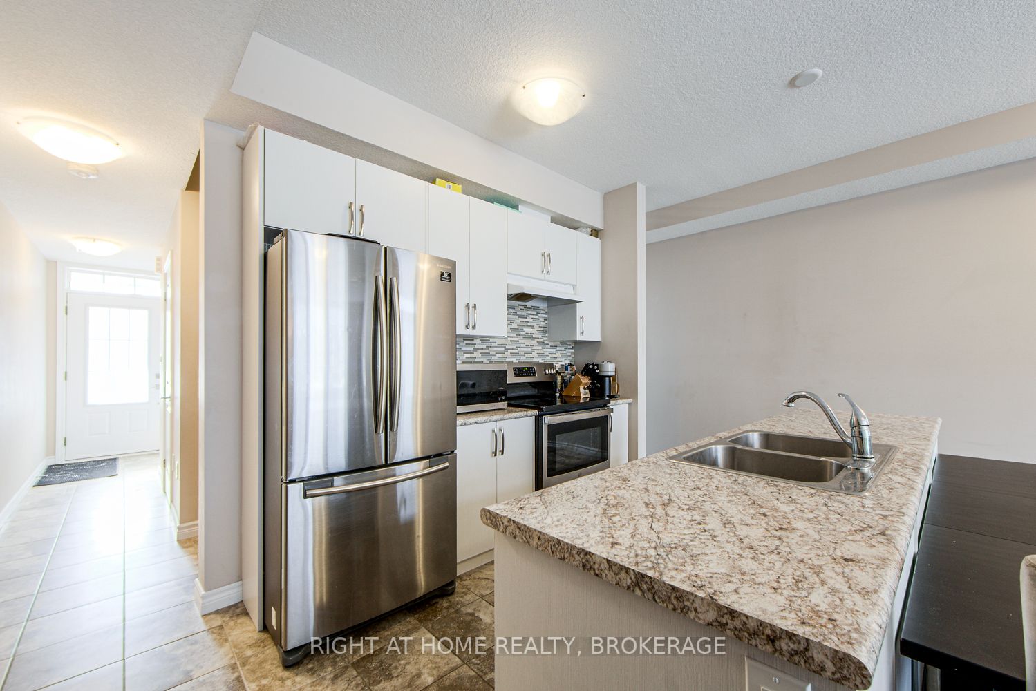 #62 - 445 Ontario Street Property Photo 8