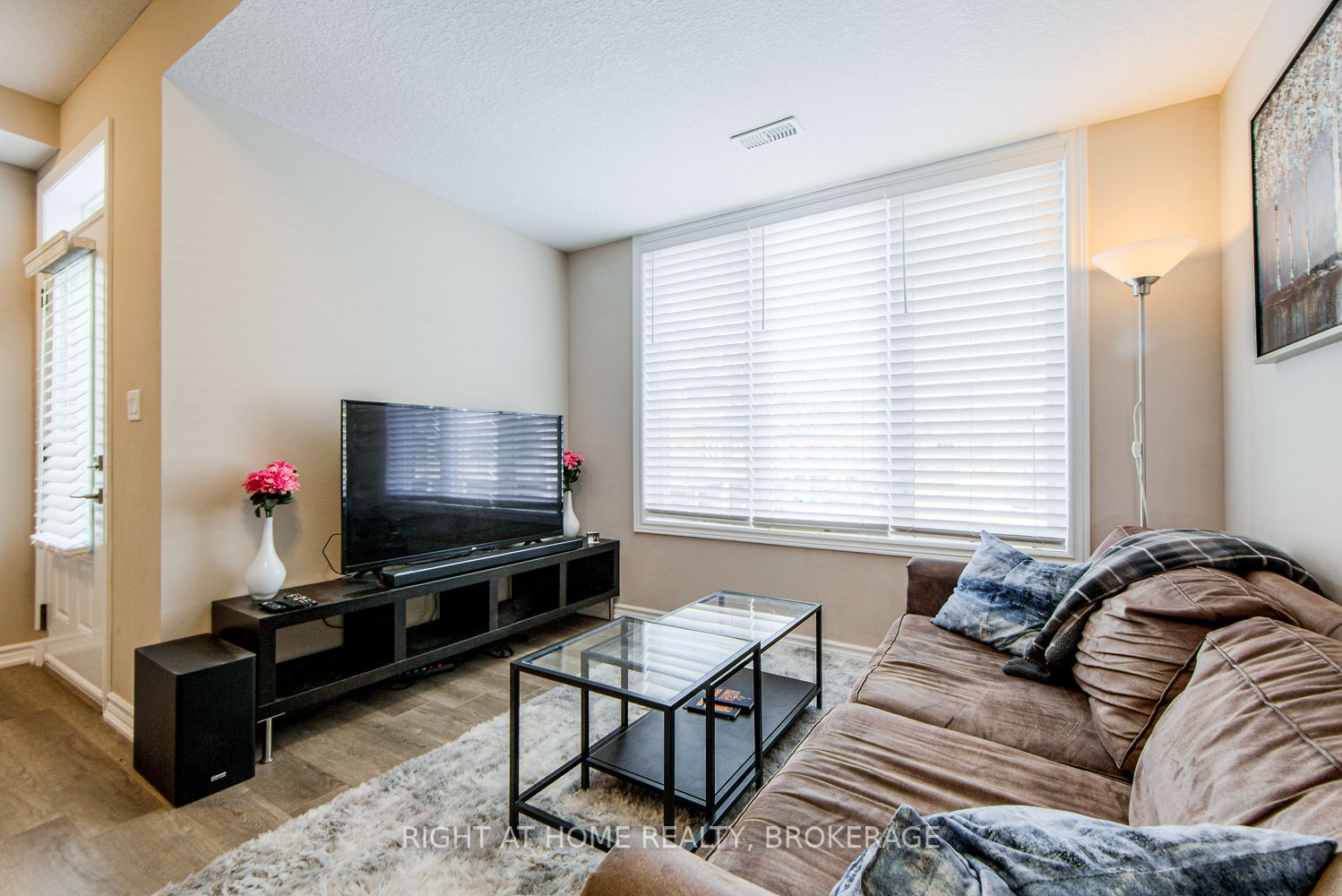 #62 - 445 Ontario Street Property Photo 10
