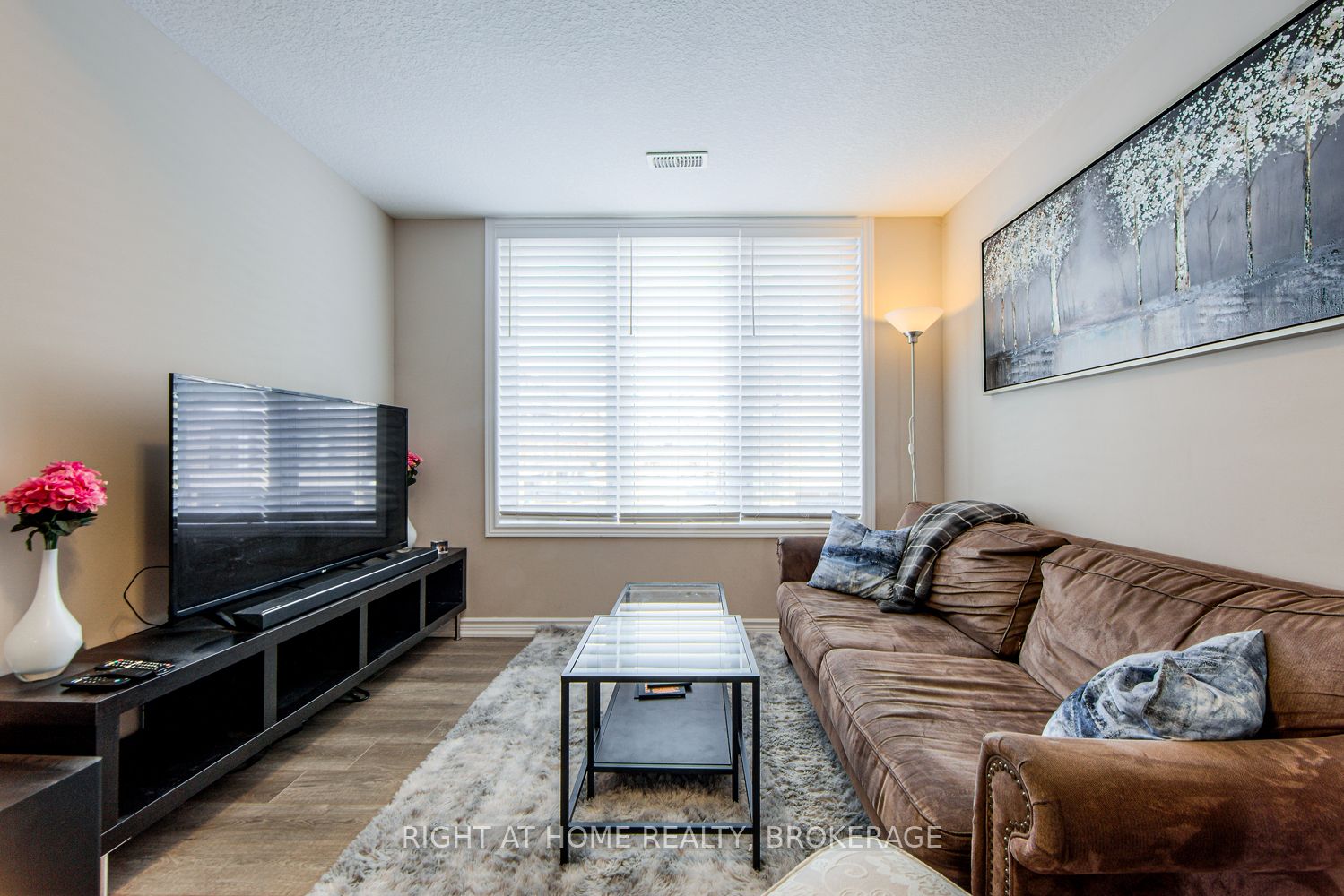 #62 - 445 Ontario Street Property Photo 11