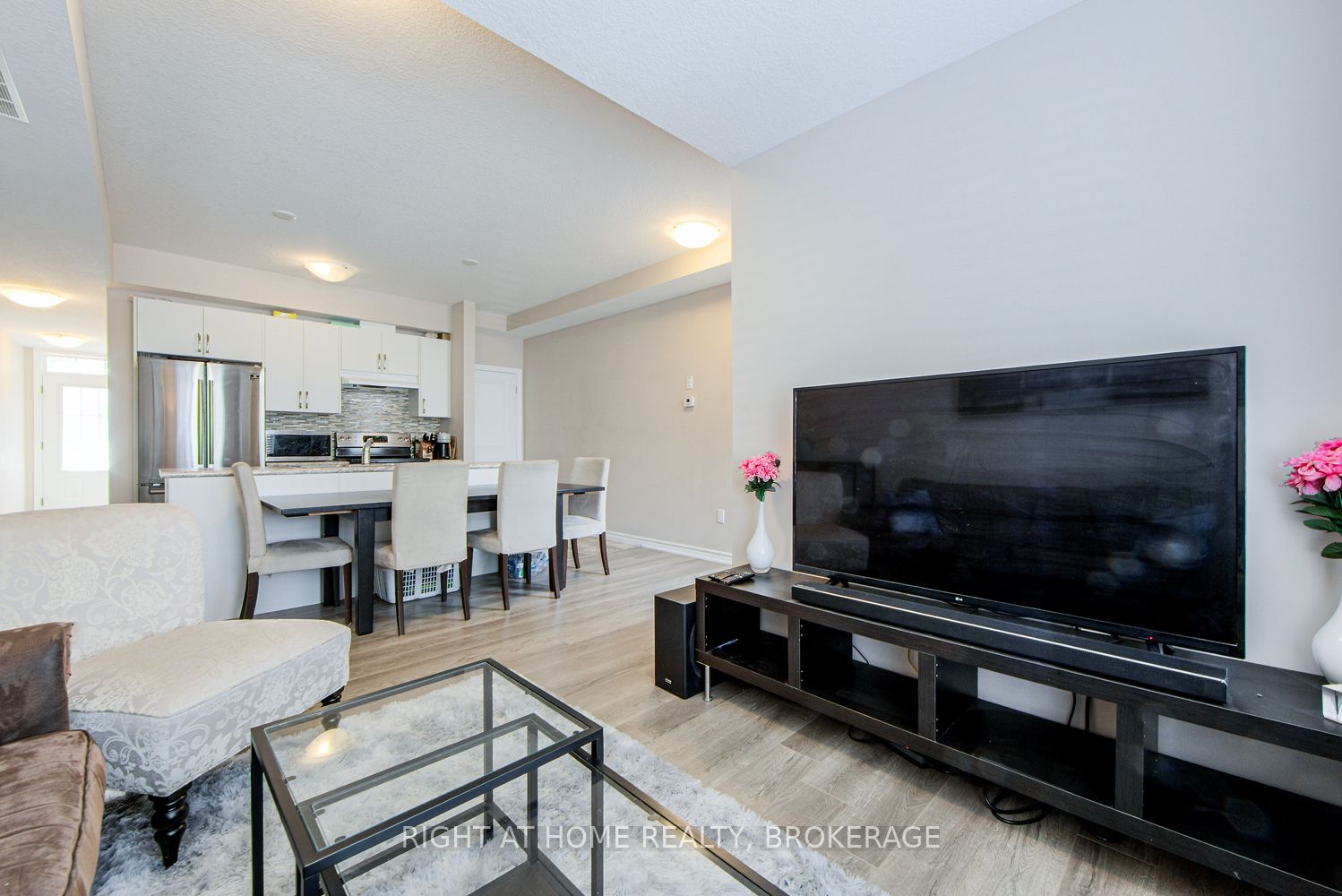 #62 - 445 Ontario Street Property Photo 13