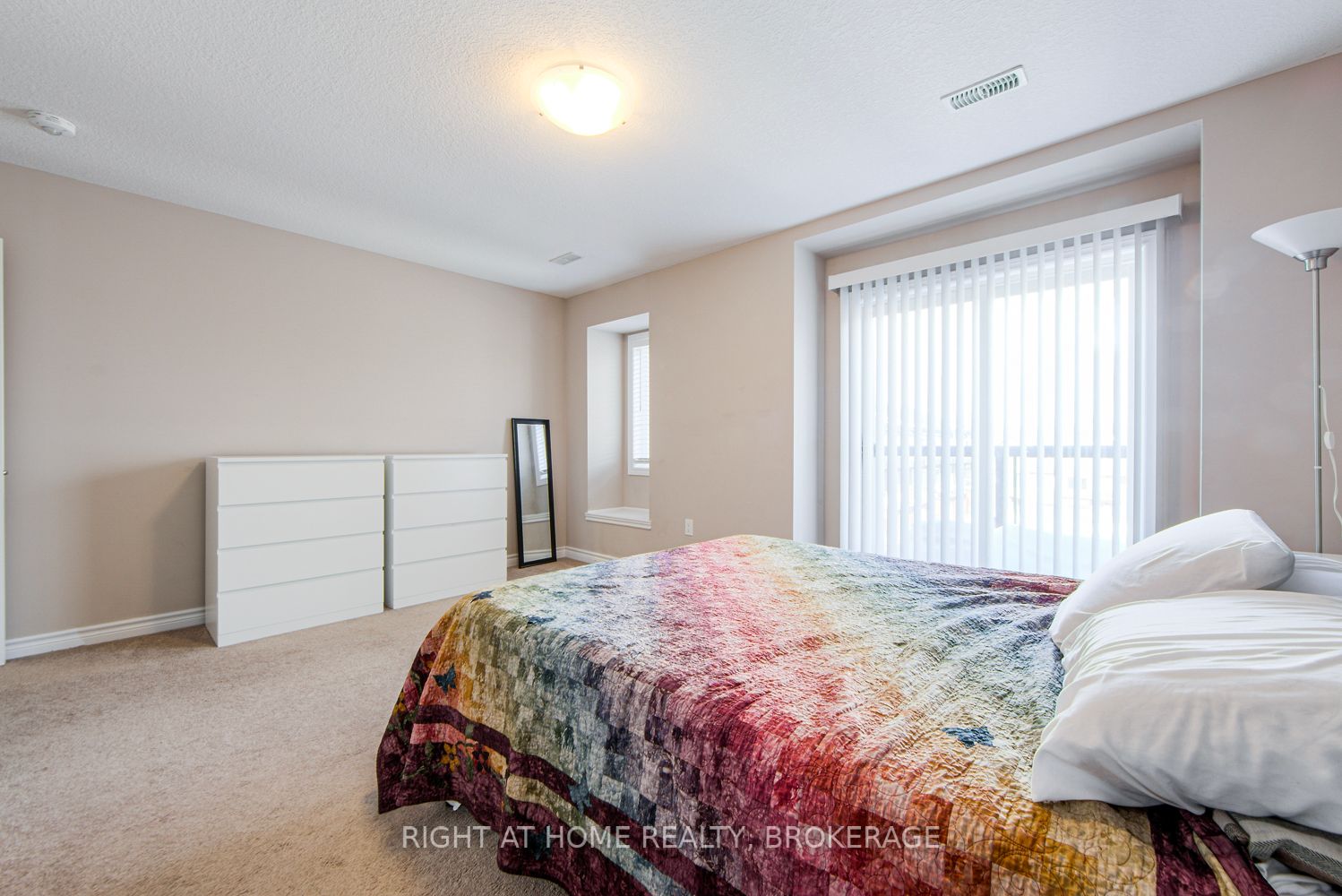 #62 - 445 Ontario Street Property Photo 28