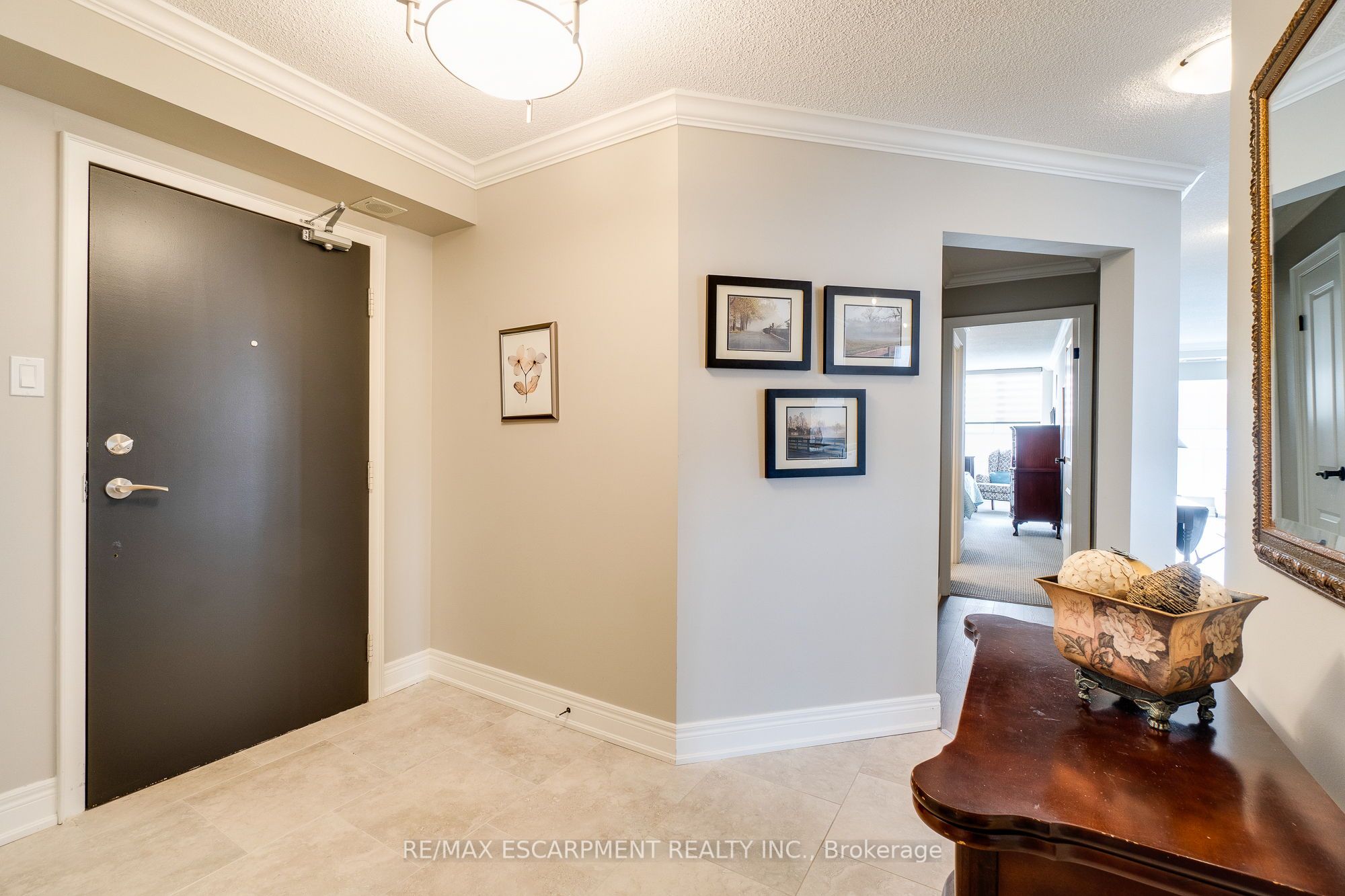 5280 Lake Shore Rd Property Photo 10