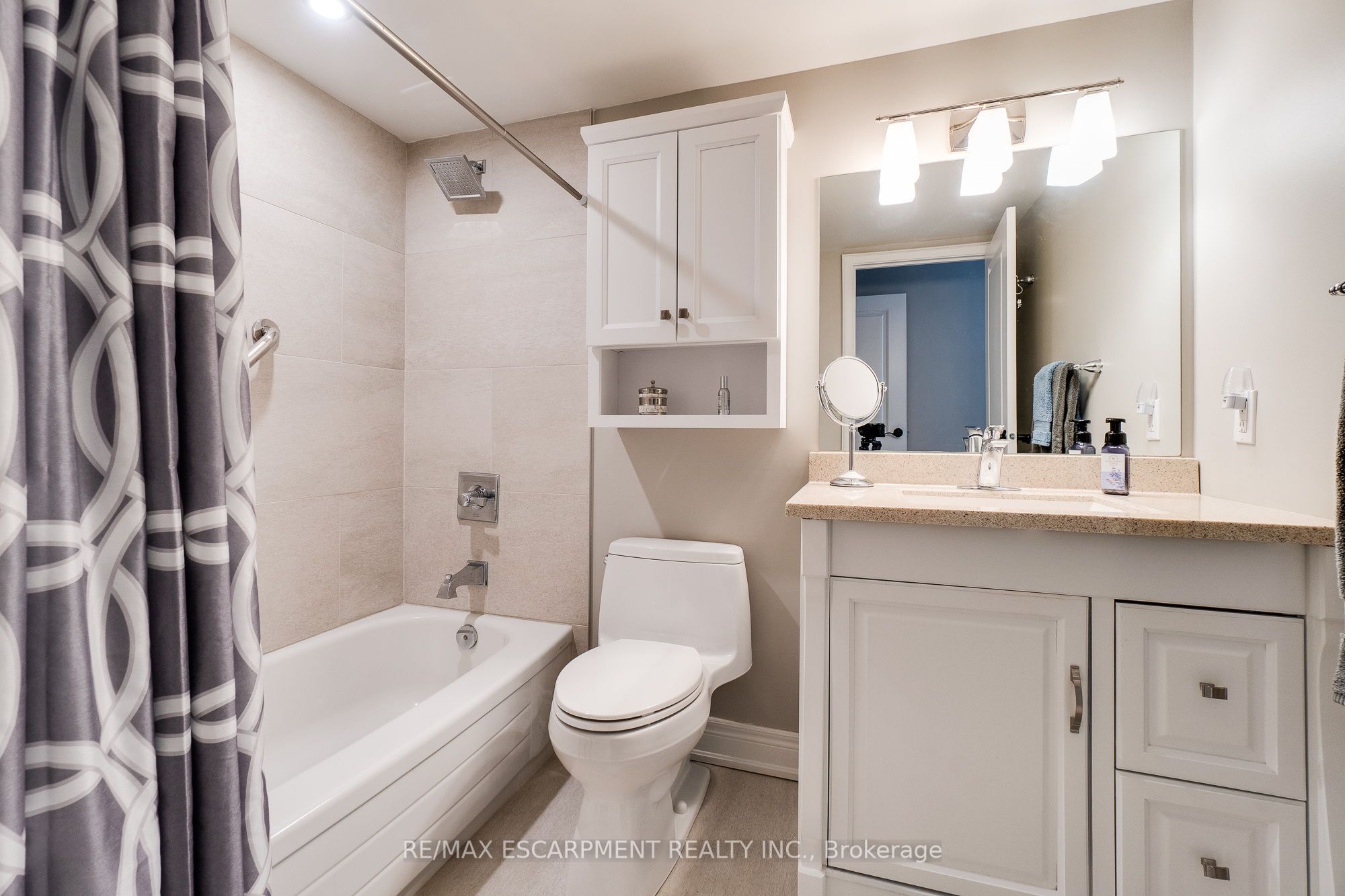 5280 Lake Shore Rd Property Photo 28