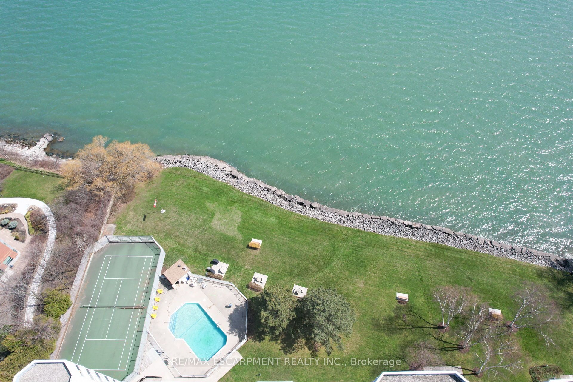 5280 Lake Shore Rd Property Photo 42