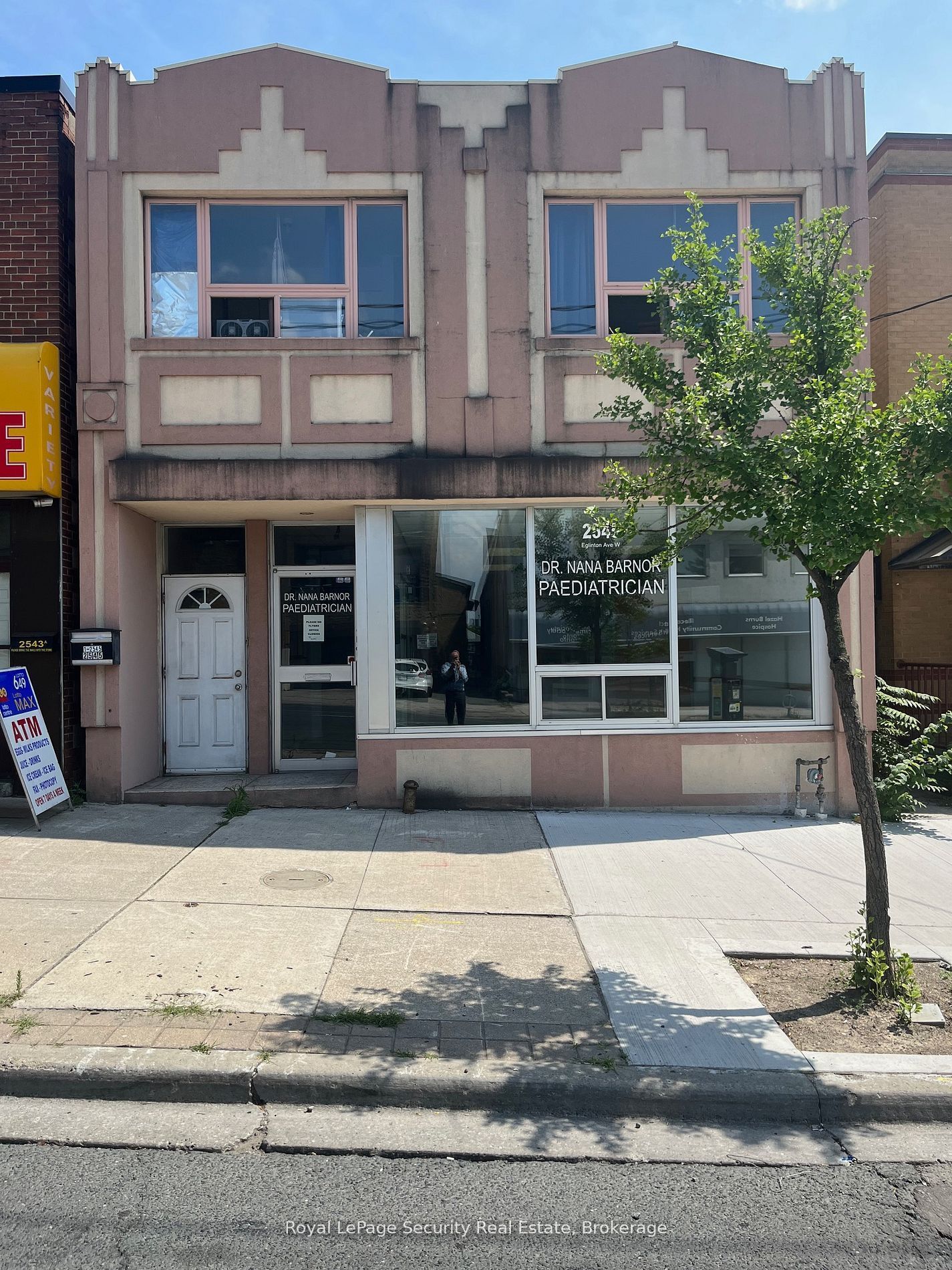 2545 Eglinton Avenue Property Photo 1