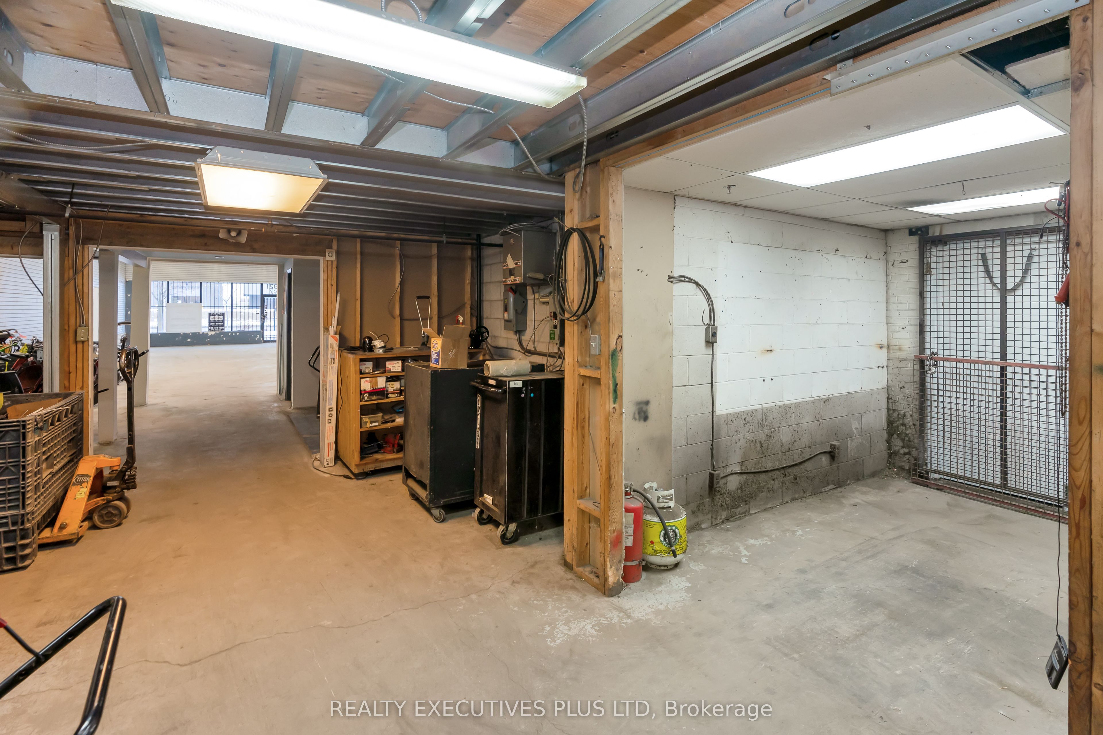 ##7 - 6921 Steeles Avenue Property Photo 5