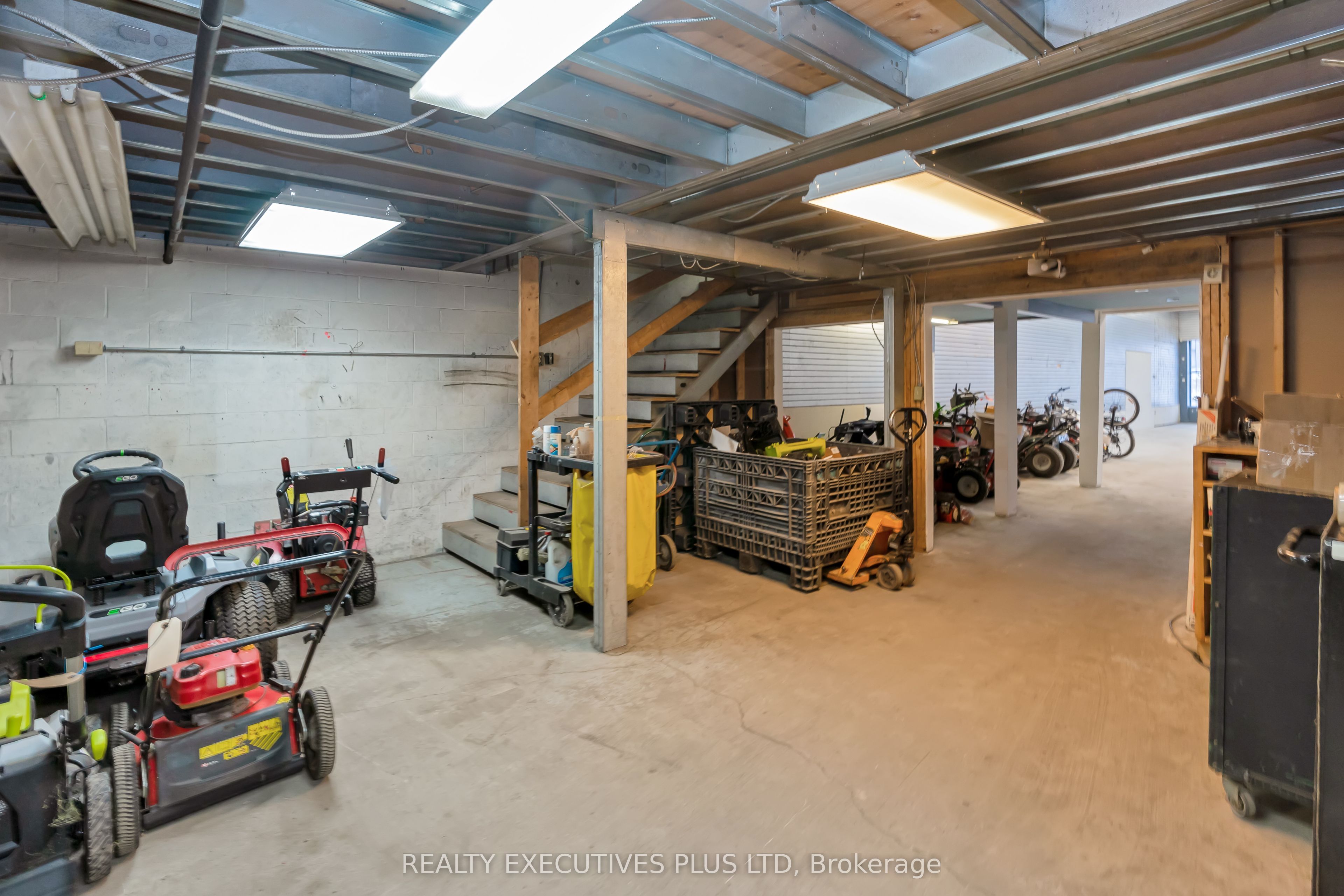 ##7 - 6921 Steeles Avenue Property Photo 6