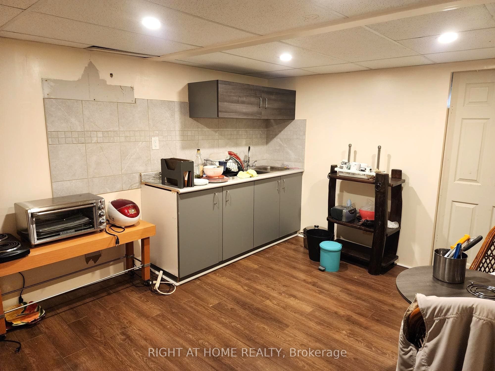#c9 - 7171 Torbram Road Property Photo 1
