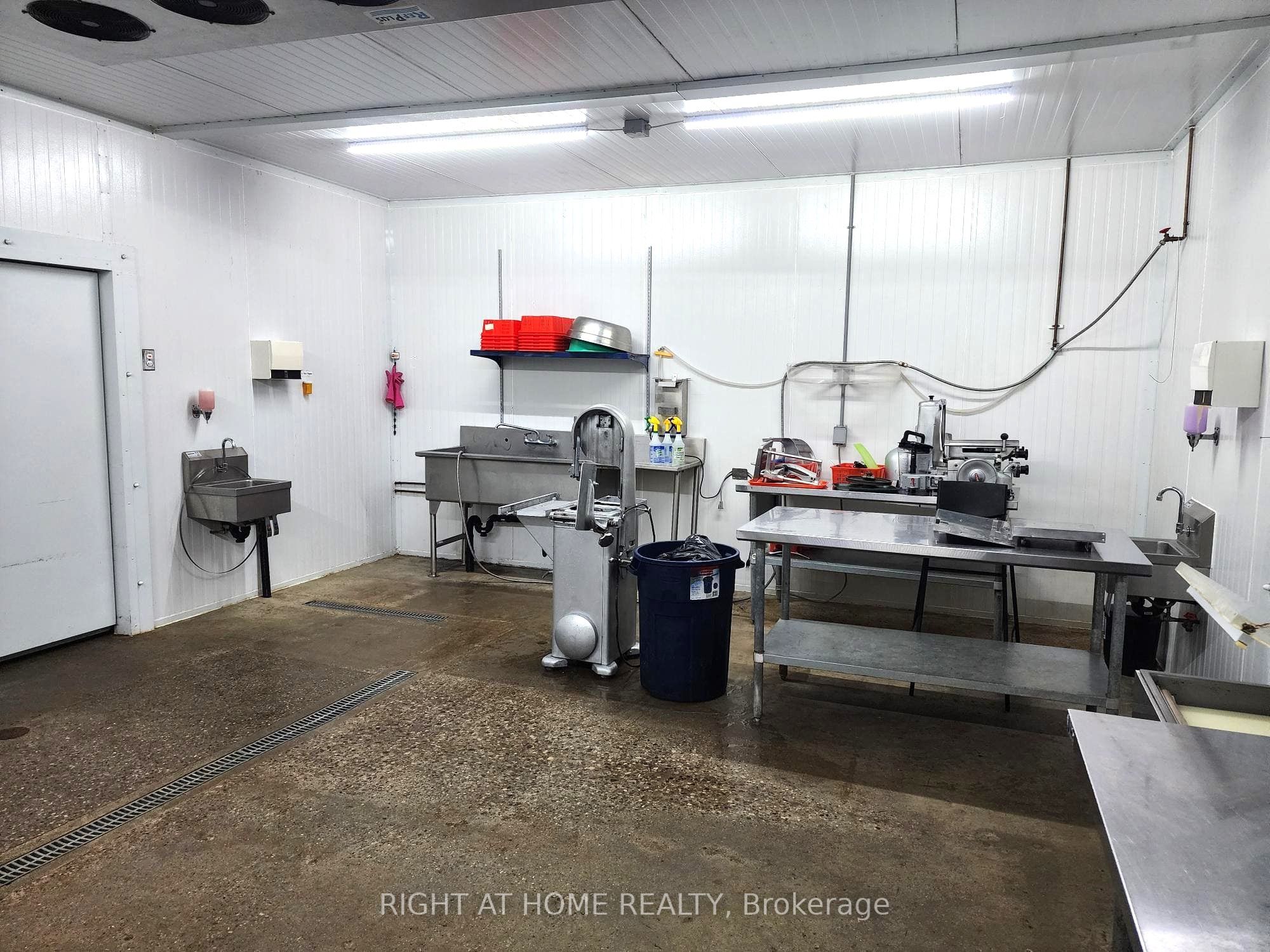 #c9 - 7171 Torbram Road Property Photo 3