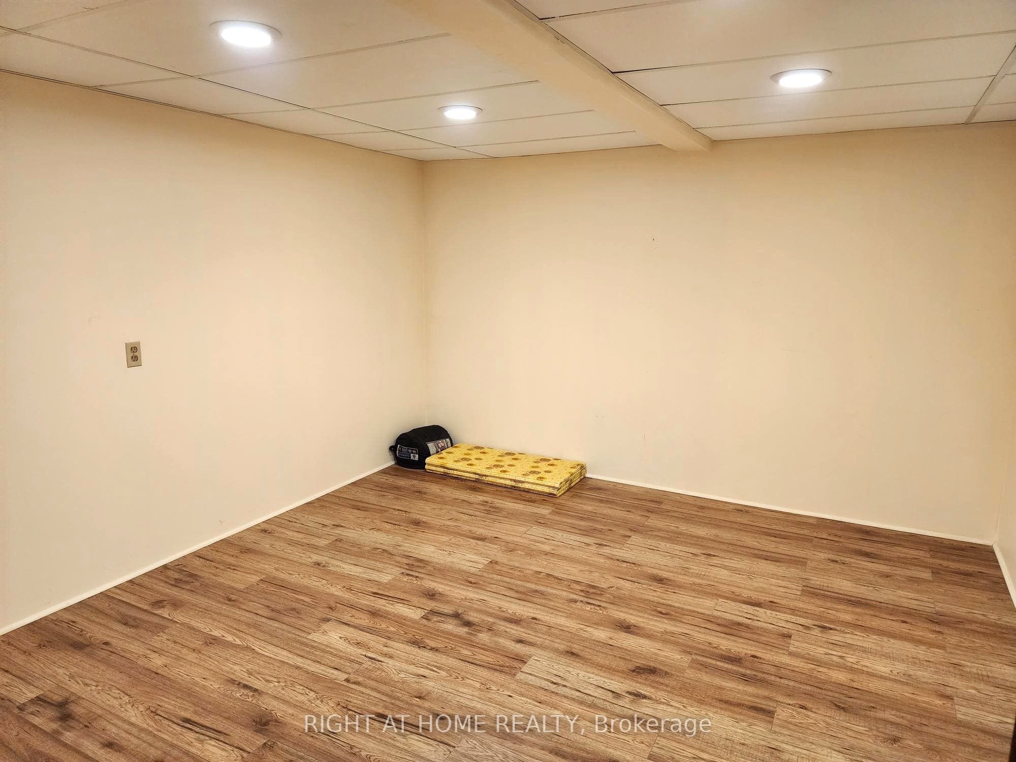 #c9 - 7171 Torbram Road Property Photo 7